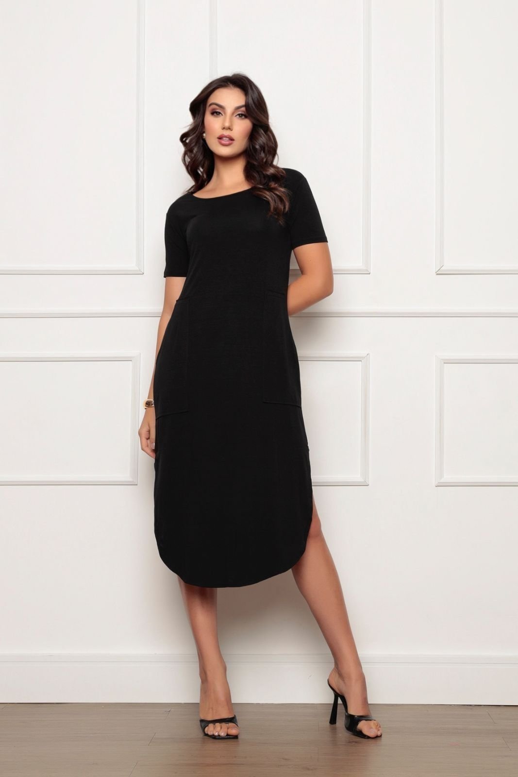 Vestido Midi Manga Curta com Fenda 920 Preto