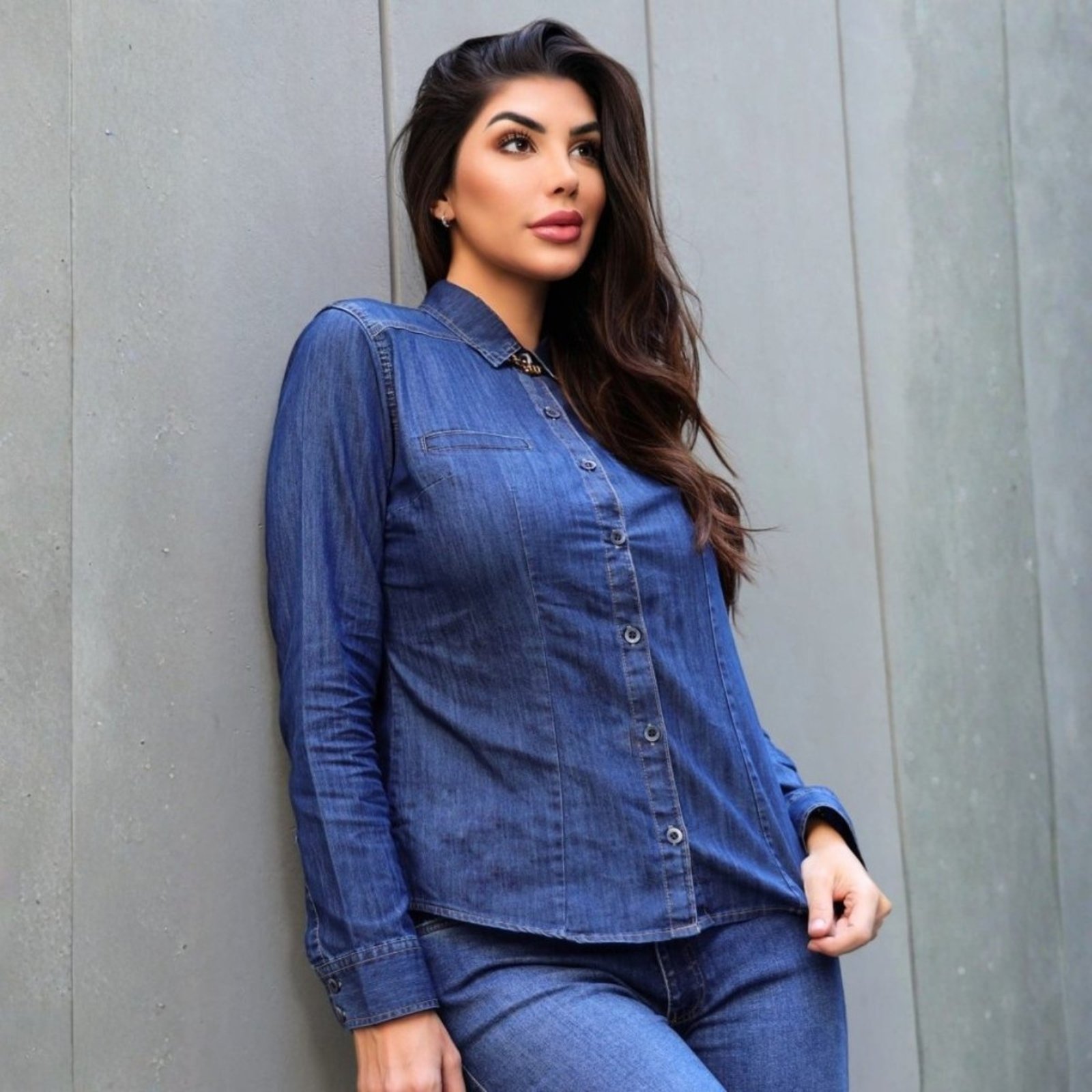Camisa Jeans Feminina Com Pences Manga Longa Revanche Marais