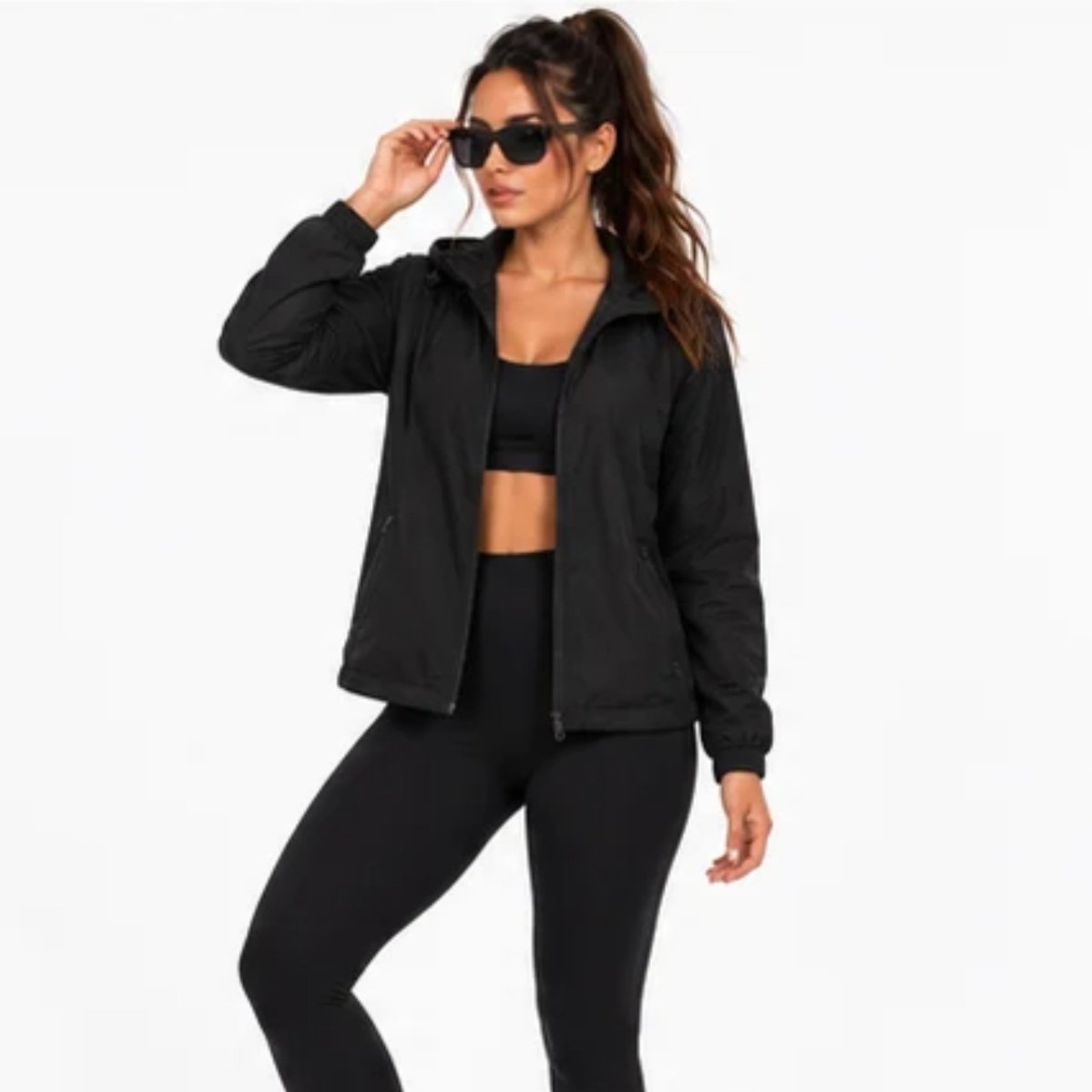 Jaqueta Corta Vento Windbreaker Feminina Fitness com Capuz Forrada Preto