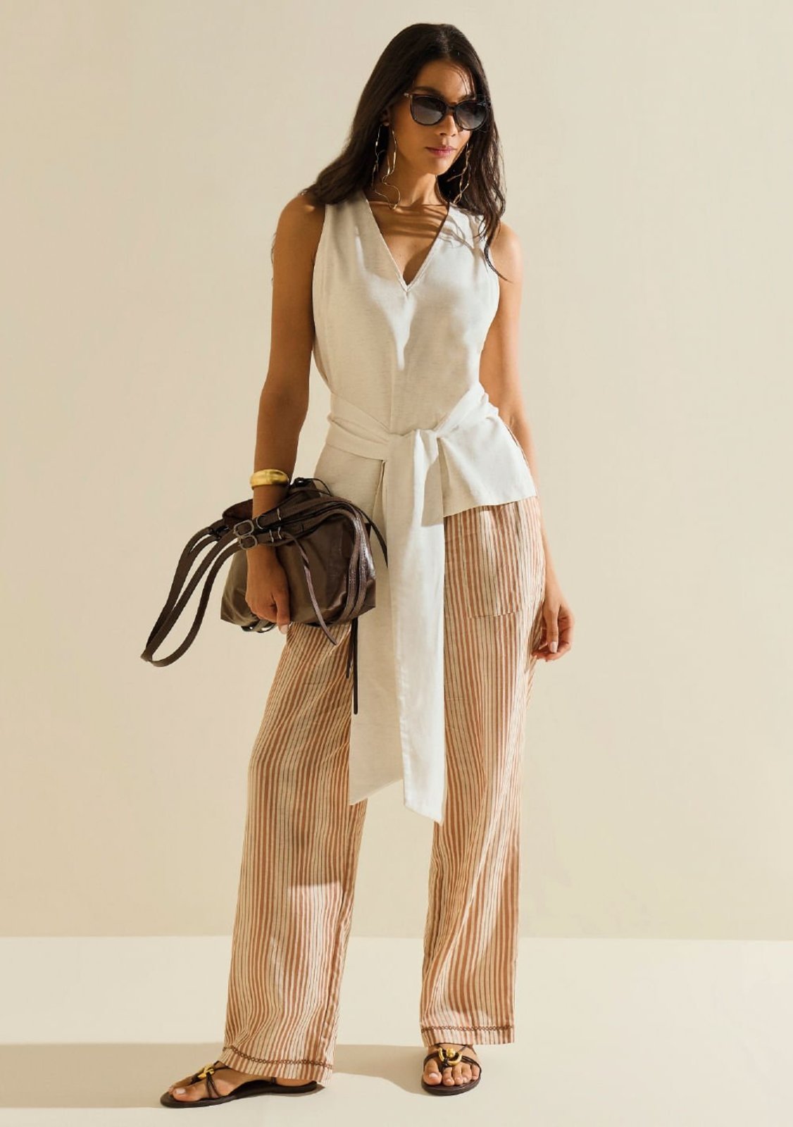 Regata Morena Rosa Solta Decote V Alongada Off Off-white