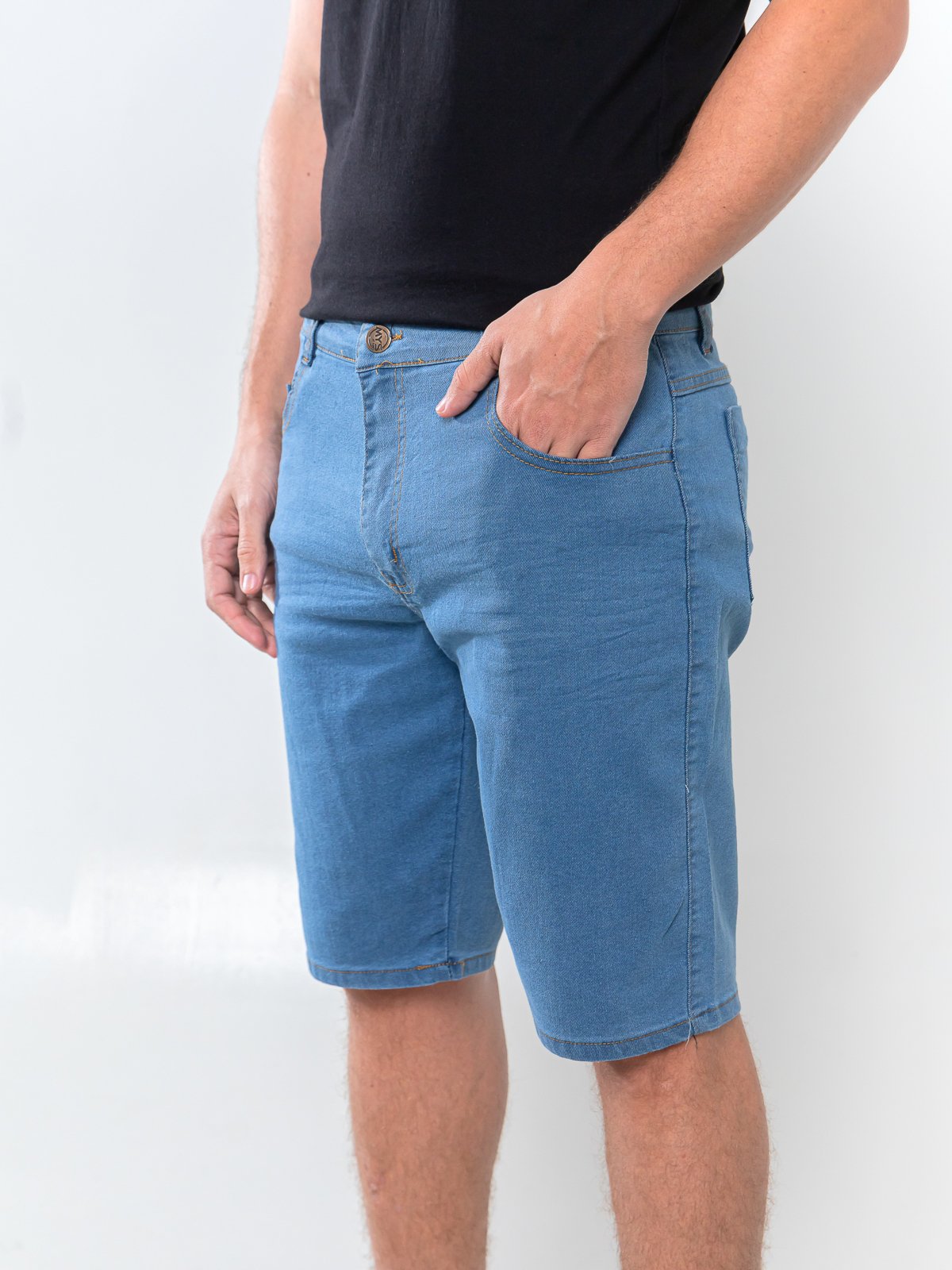 Bermuda Jeans Masculina Kovali Azul Médio com Elastano e Modelagem Reta
