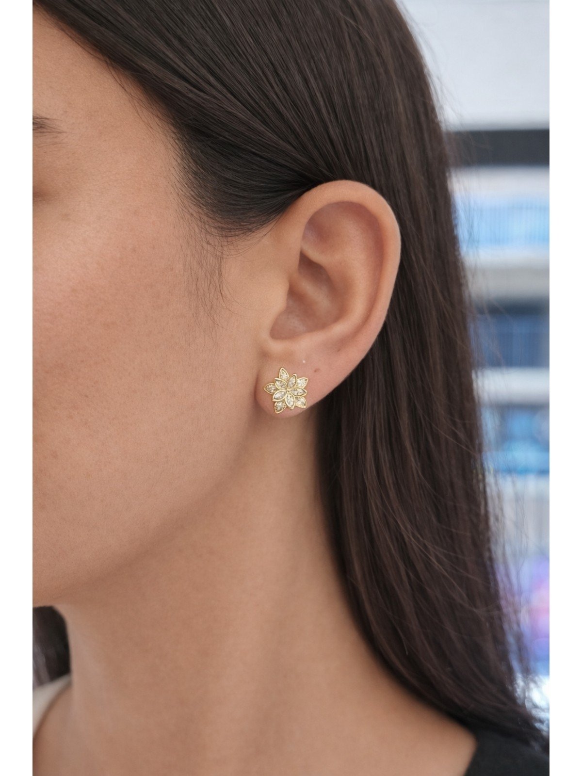 Vista 3 Brinco Flor Banhado a Ouro 18k Alexandra Michelassi Semijoias dourado