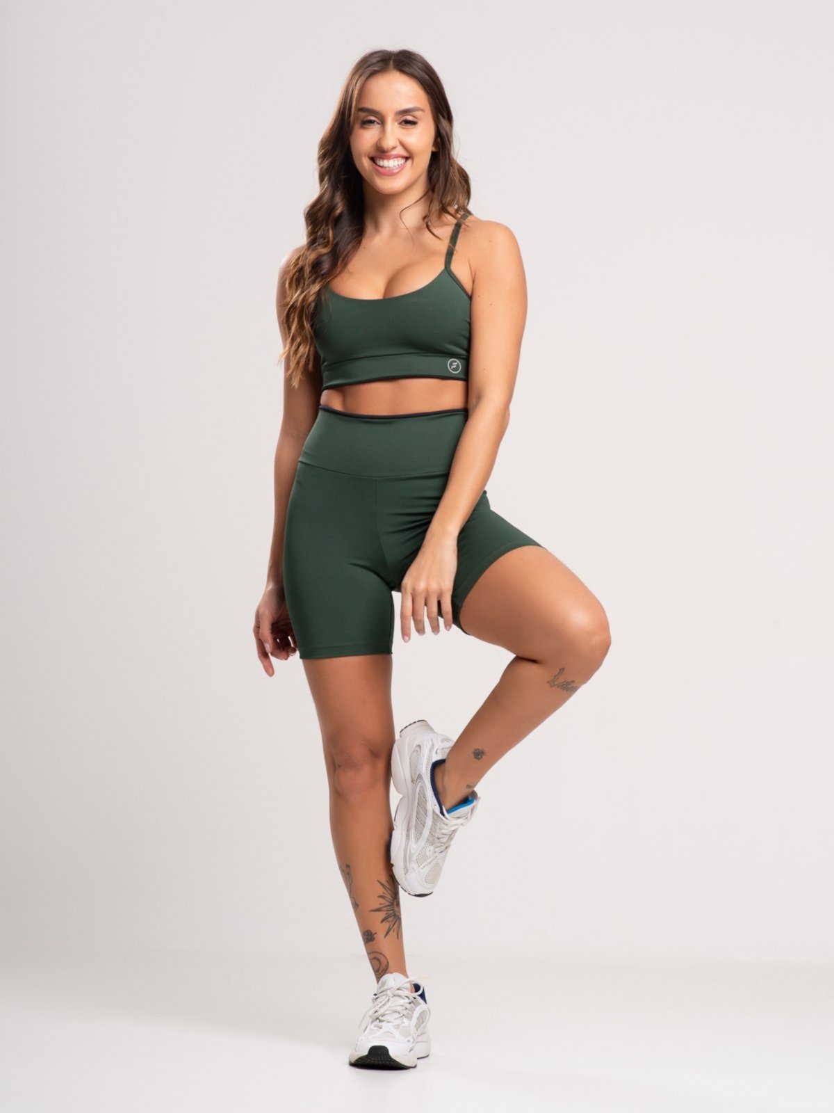 Conjunto Fit One Element Poliamida Short e Top com bojo removível Verde Militar