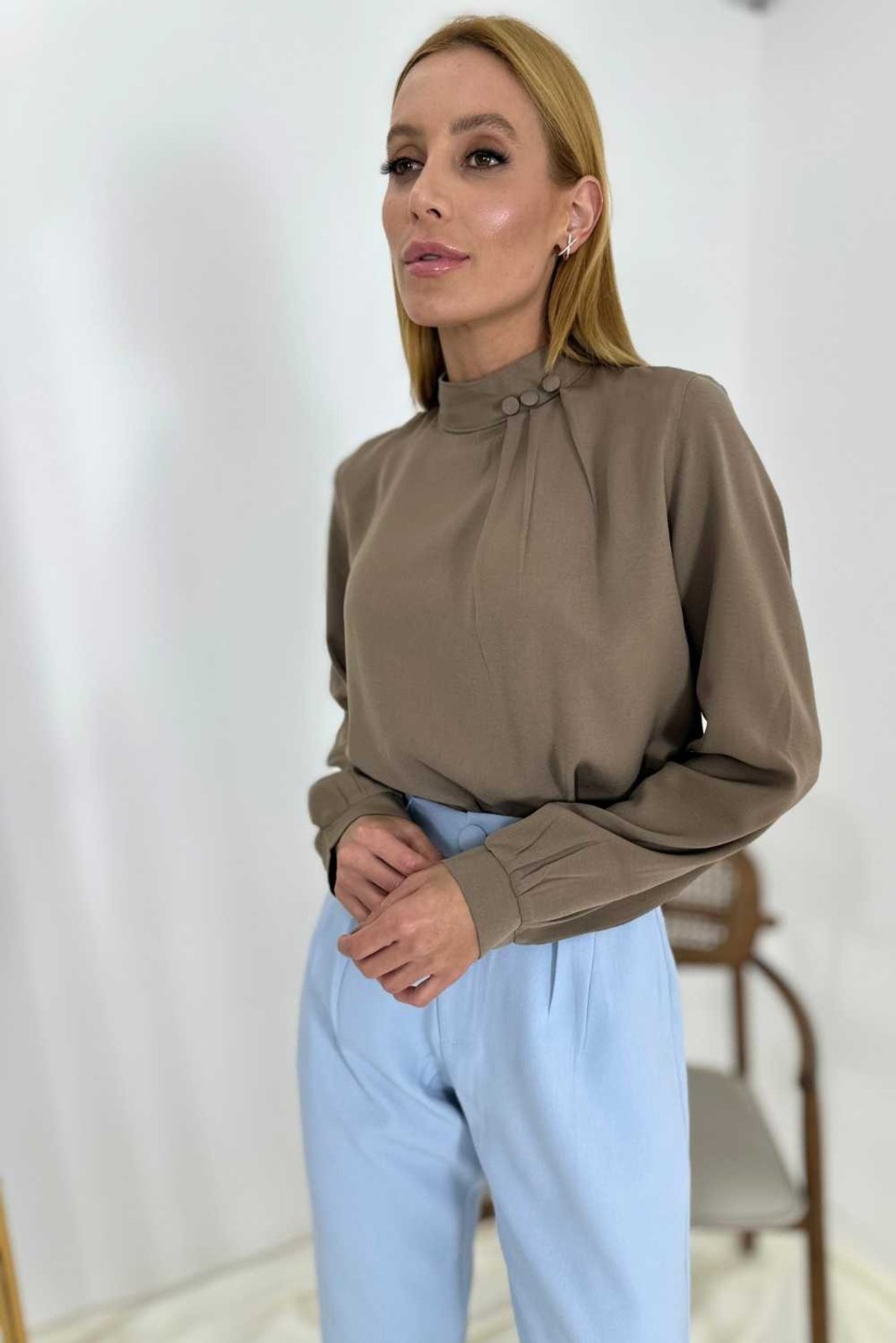 Vista 2 Blusa Vanibele Crepe Cappucino marrom Vanibele marrom