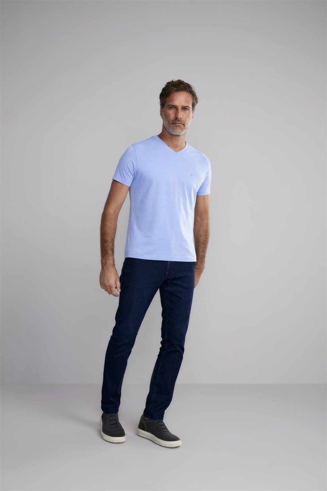 Vista 3 HIGHSTIL Camiseta Manga Curta Básica Malha Slim Fit Hortencia azul HIGHSTIL azul