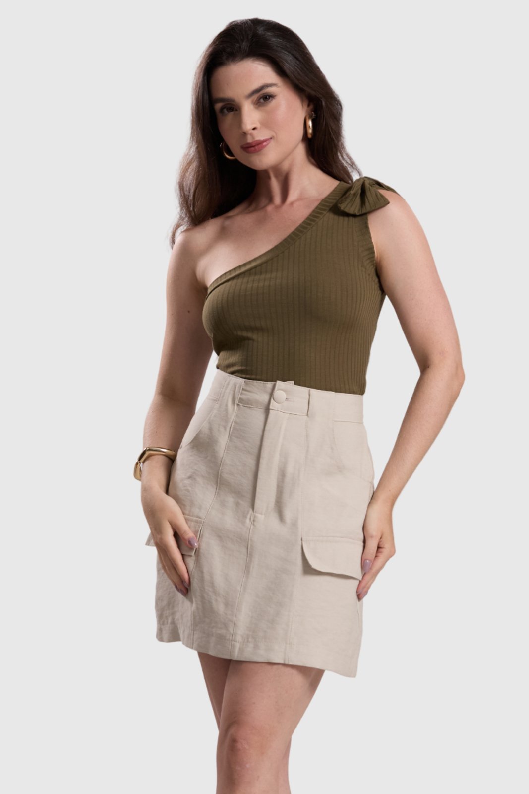Blusa Feminina Amora Café Um Ombro Só Assimétrica com Laço Verde