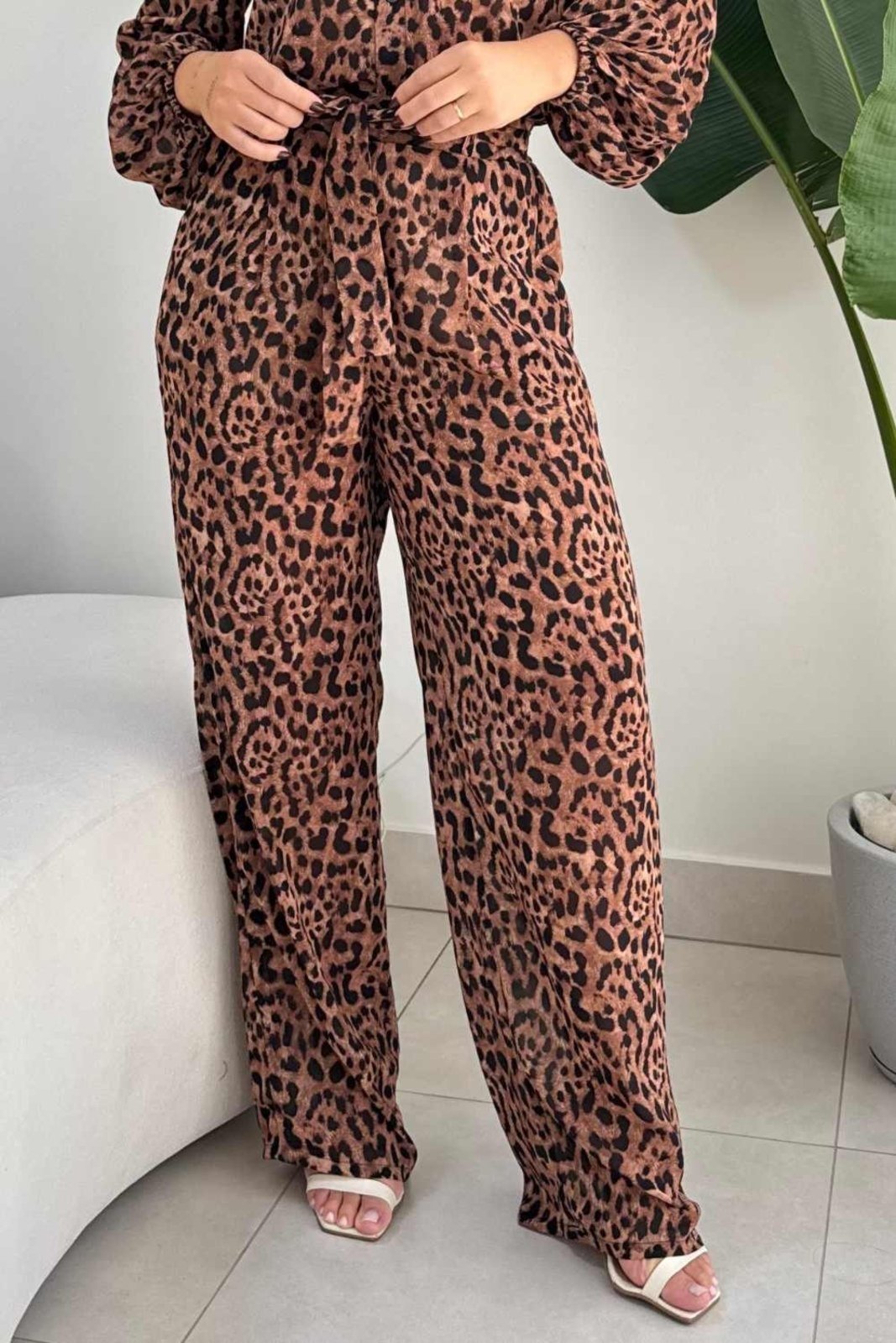 Vista 3 Calça Vanibele Wide Animal Print marrom/onça Vanibele marrom/onça