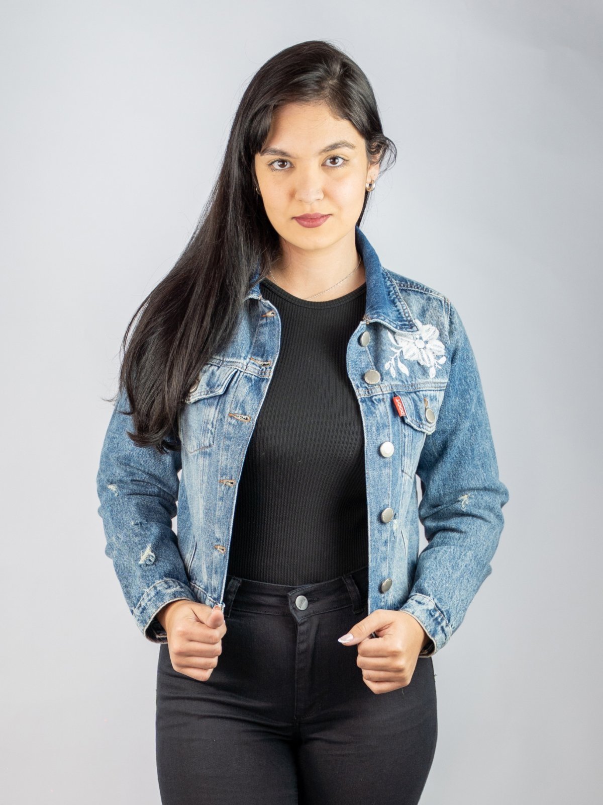 Jaqueta Jeans Feminina Fernanda Com Bolso Doct Indigo Clara