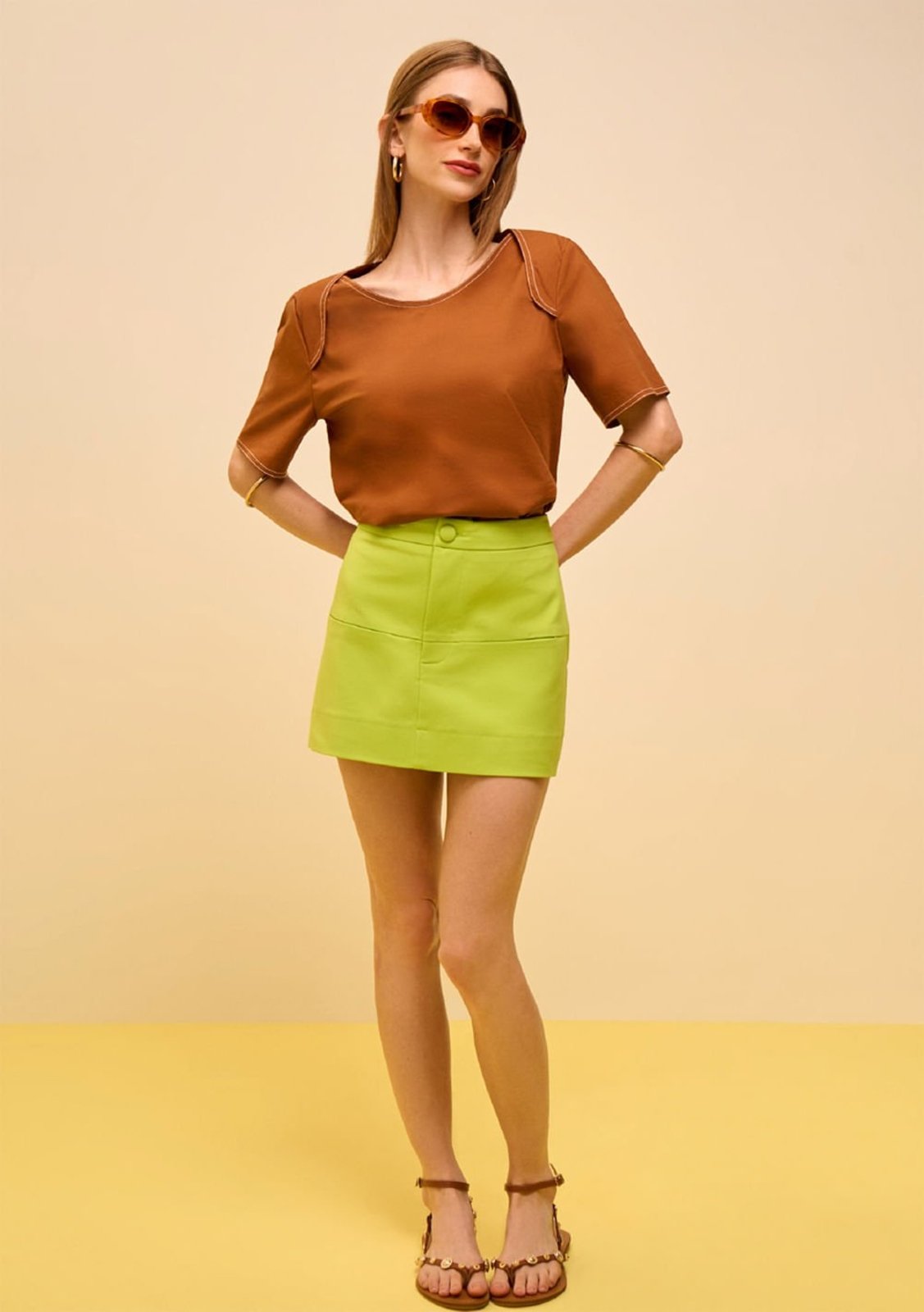 Blusa Zinco Solta Decote Canoa Manga Curta Padrão Marrom