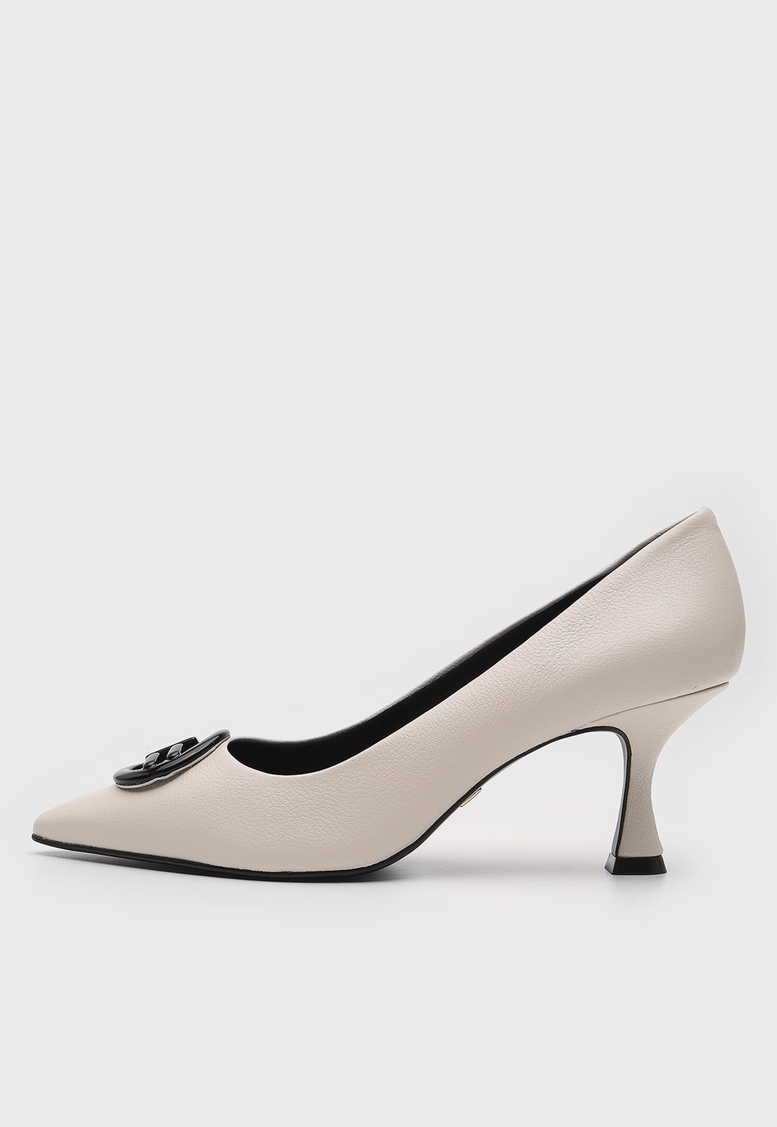 Scarpin Jorge Bischoff de Couro Aplicação Off-White