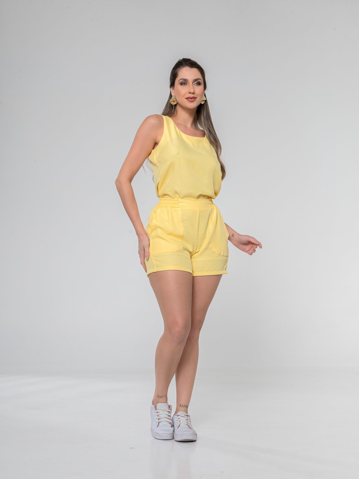 Conjunto Camisa Regata Cropped e Shorts com Elástico Moda Verão – Amarelo