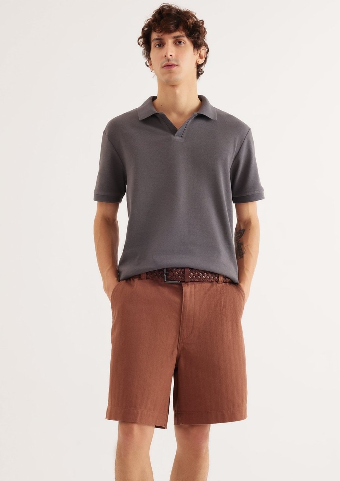 Vista 2 Camisa Polo Masculina Gola V Em Malha Premium Hering cinza Hering cinza