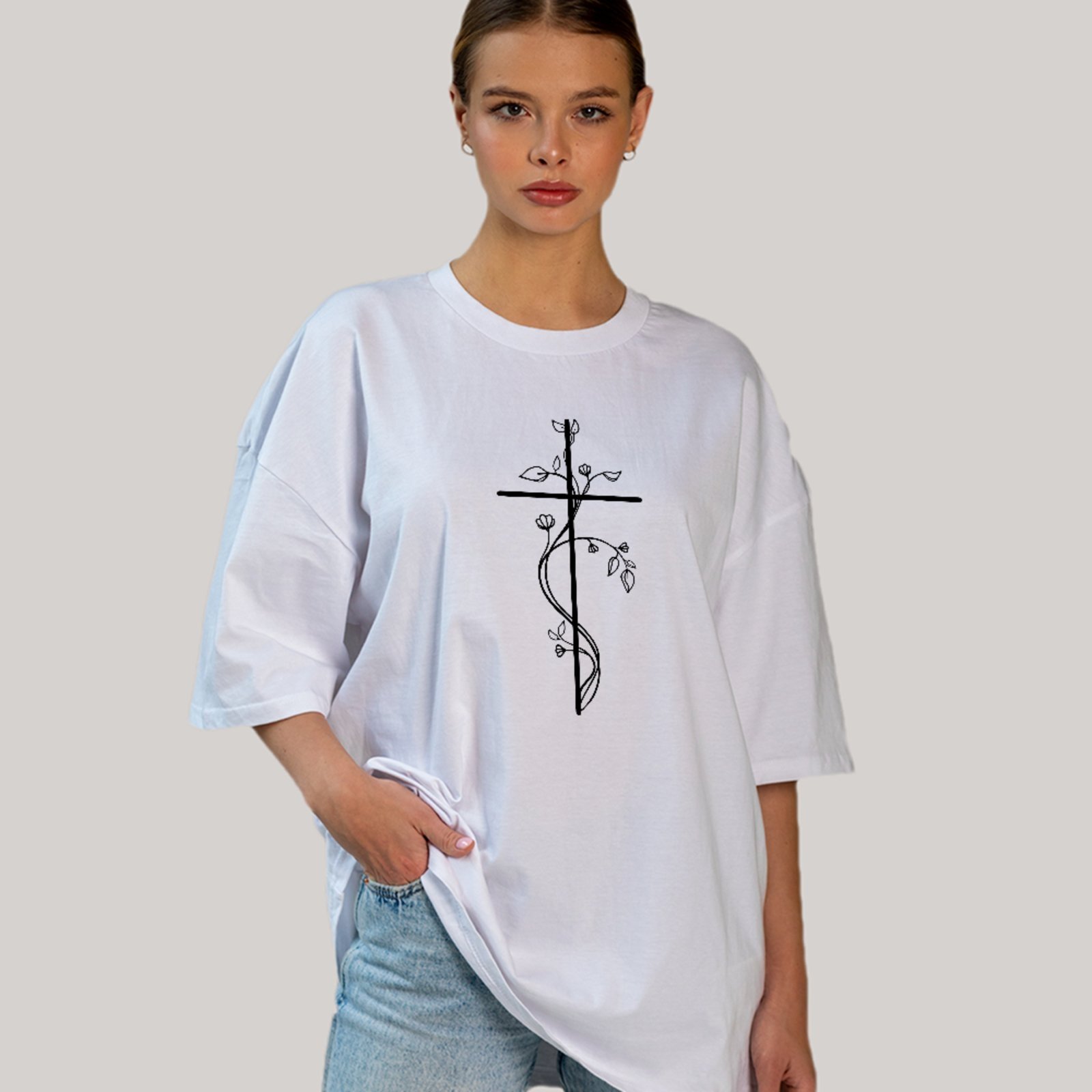 Camiseta Ousy Cristã Oversized Cruz e Ramos Unissex Branco