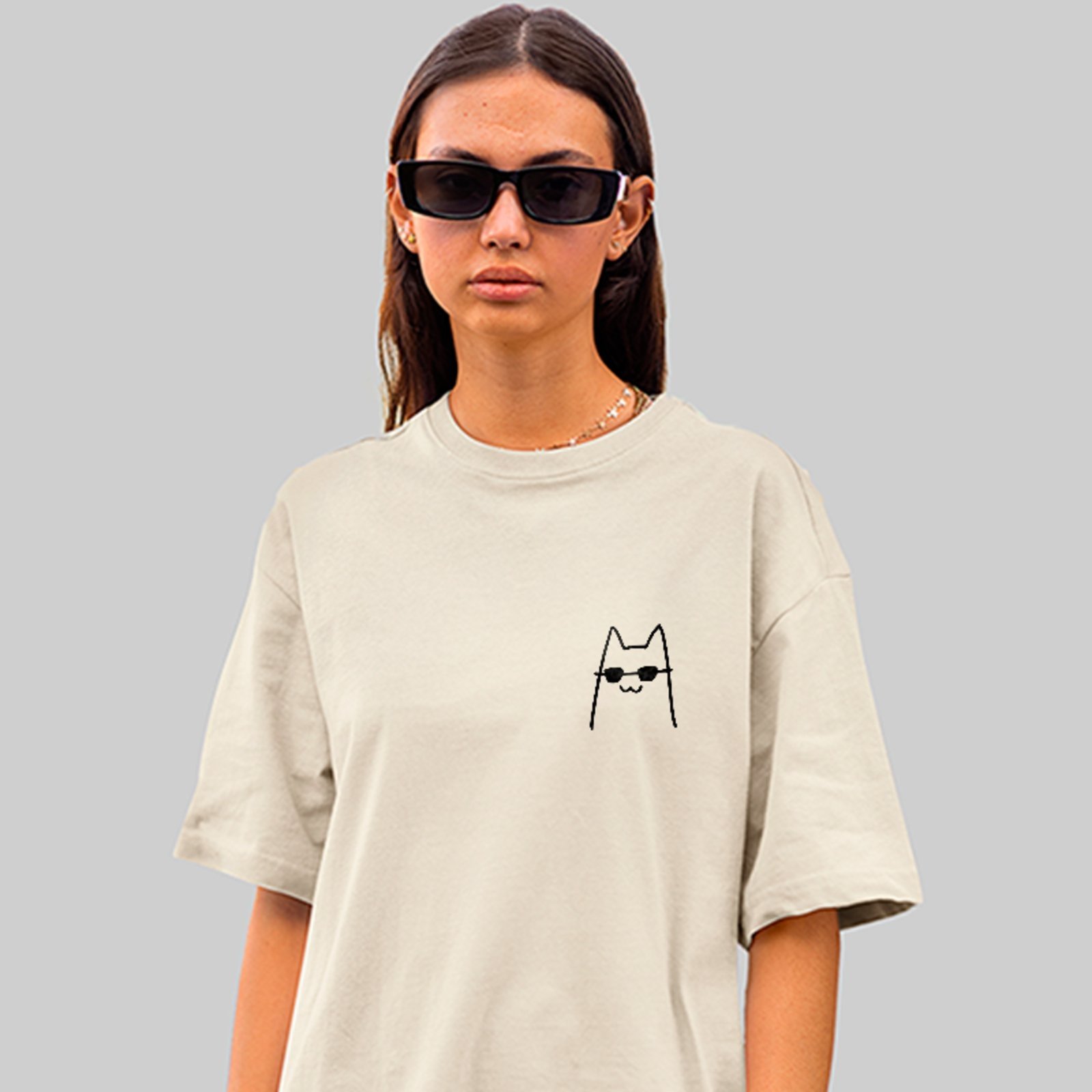 Camiseta Oversized Premium Gatinho Minimalista Street Unissex Off White
