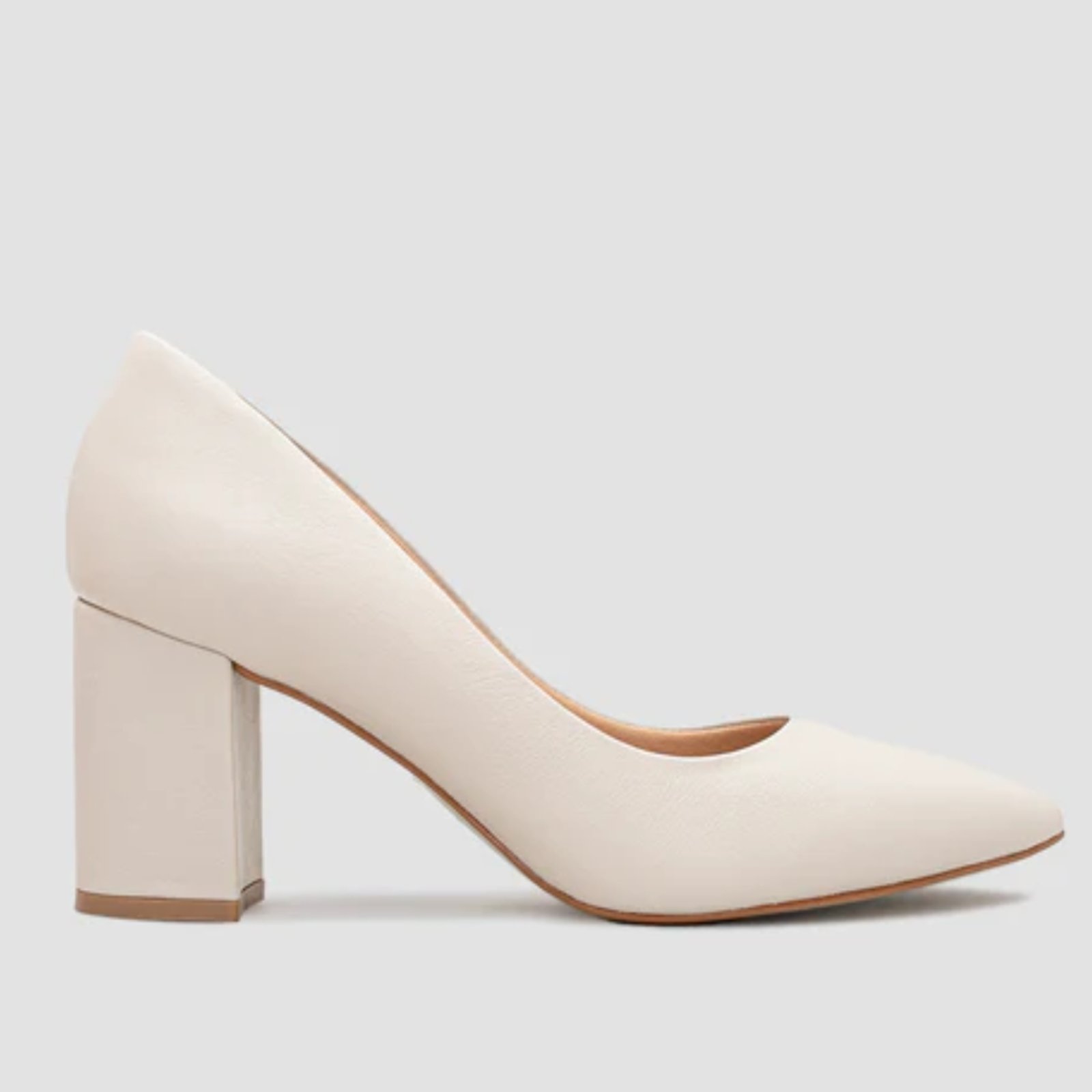 Scarpin CBK Salto Alto Grosso Couro Bege