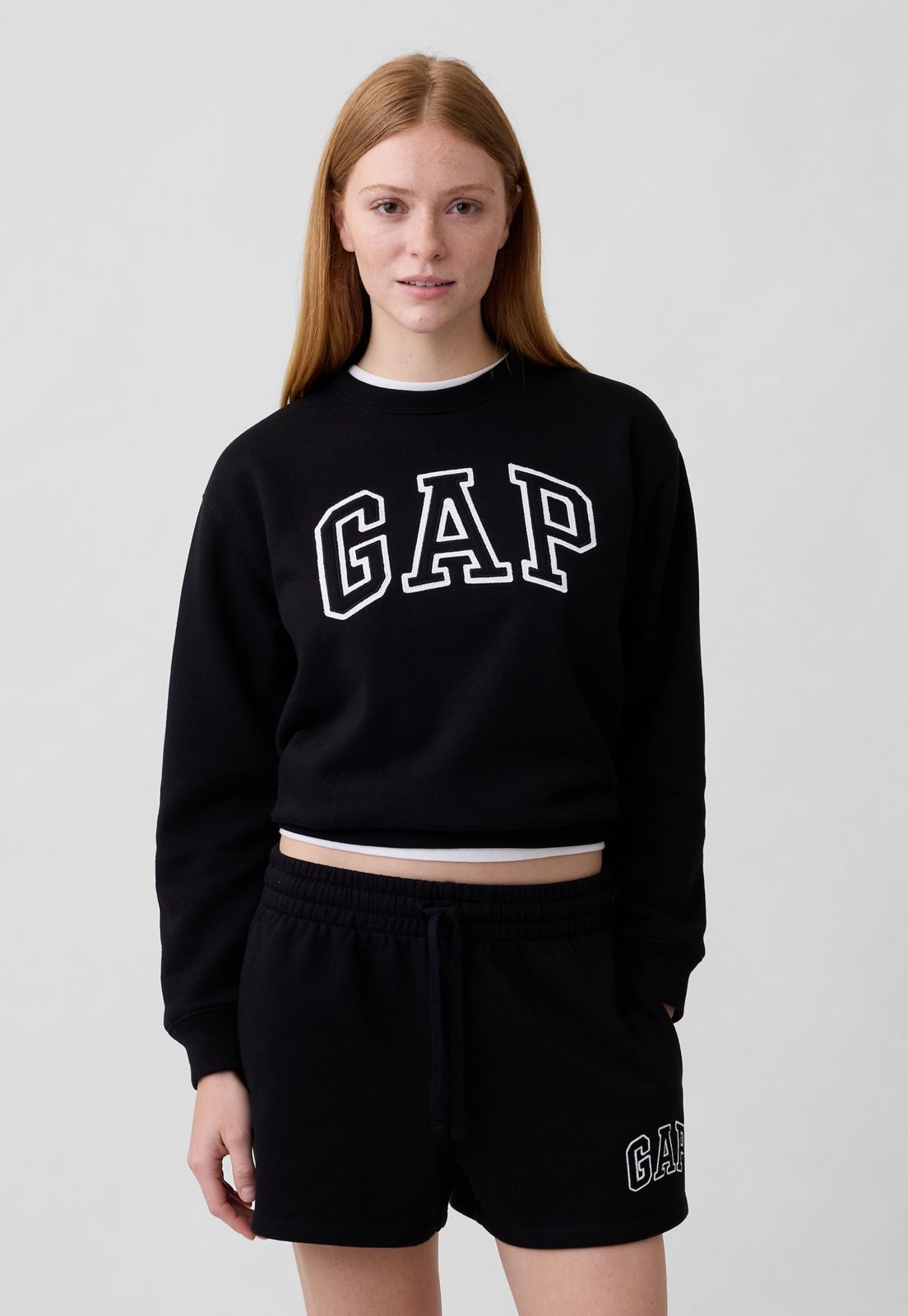 Blusa de Moletom Feminina GAP Logo Cropped Preta