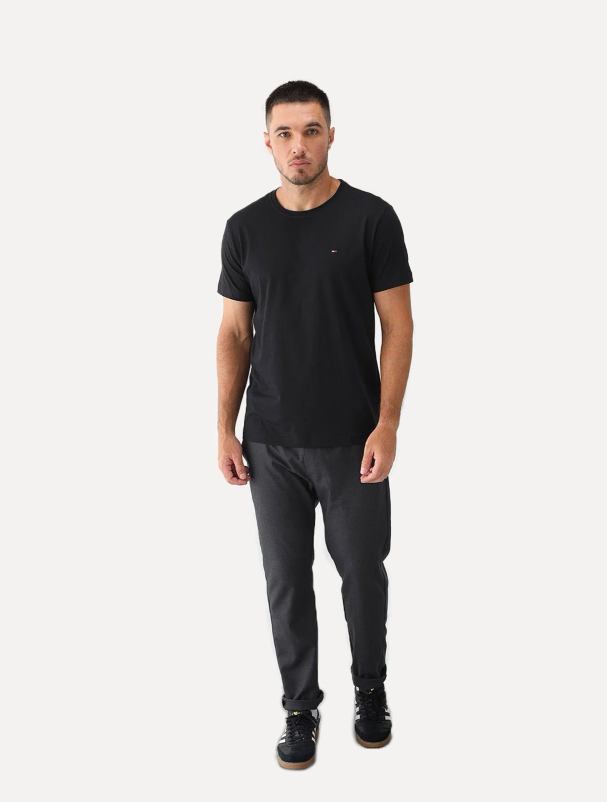Vista 3 Camiseta Tommy Hilfiger Masculina Essential Cotton Preta preto Tommy Hilfiger preto