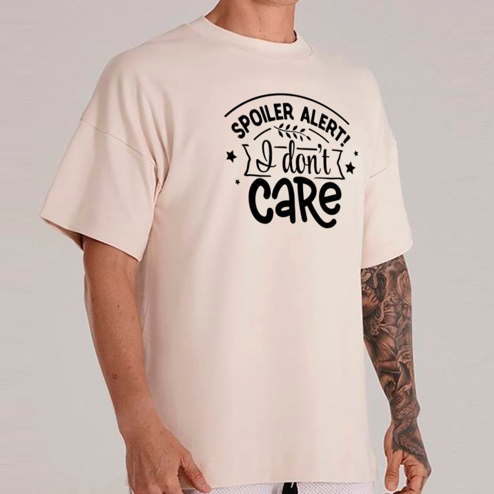 Vista 2 Camiseta Ousy Básica Spoiler Alert Sarcasmo Humor Meme Unissex Off White off-white white ousy off-white white