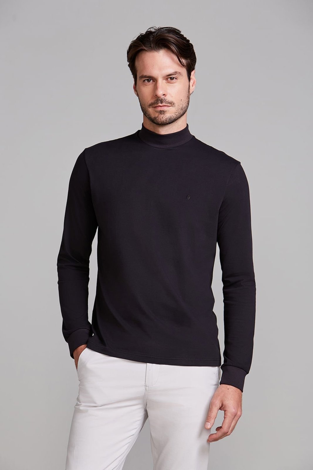 HIGHSTIL Camiseta Manga Longa Malha Slim Fit – Preto