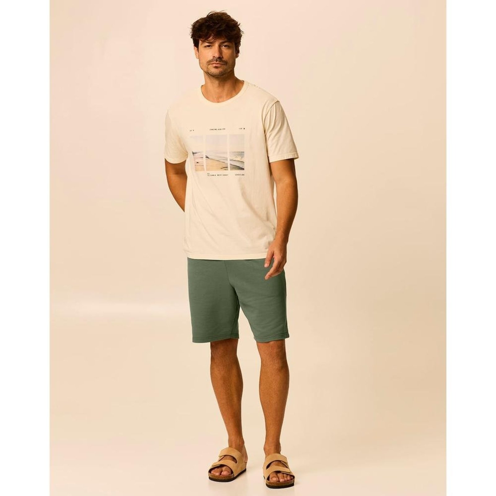 Bermuda Básica Masculina Comfort Bolso Costas Em Moletom