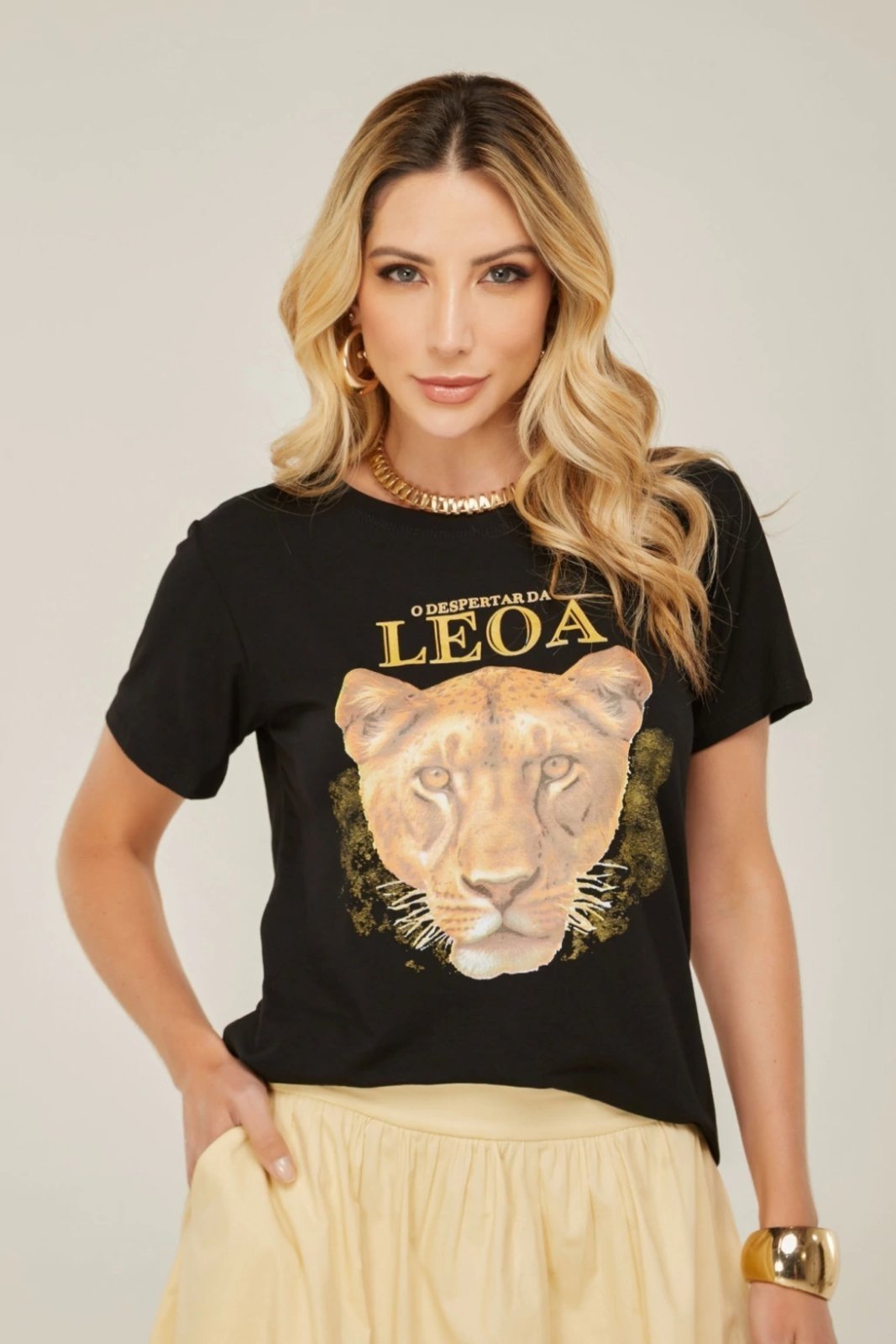 Vista 2 Camiseta Despertar Da Leoa D Bell Outlet Fashion Preta preto D BELL OUTLET FASHION preto