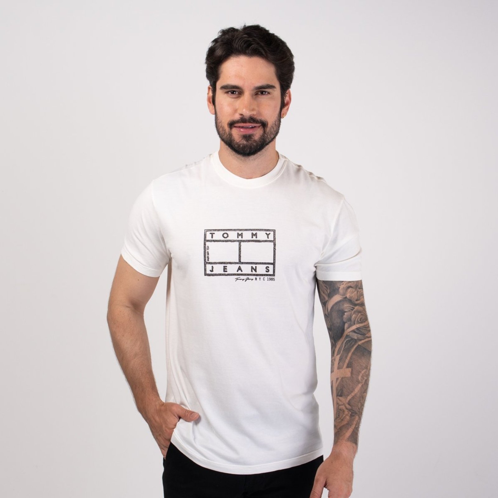 Camiseta Tommy Hilfiger Center Flag Off White