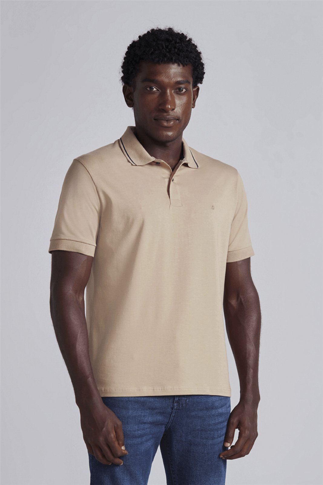 HIGHSTIL Polo Manga Curta Comfort Malha Básica - Marrom Médio