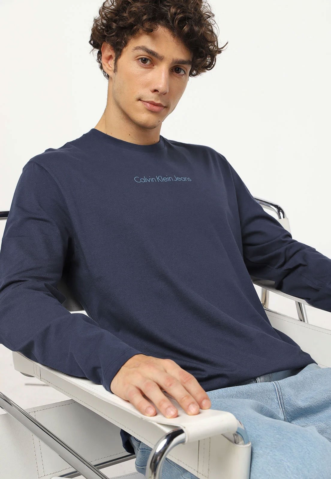 Camiseta Calvin Klein Jeans Logo Azul-Marinho