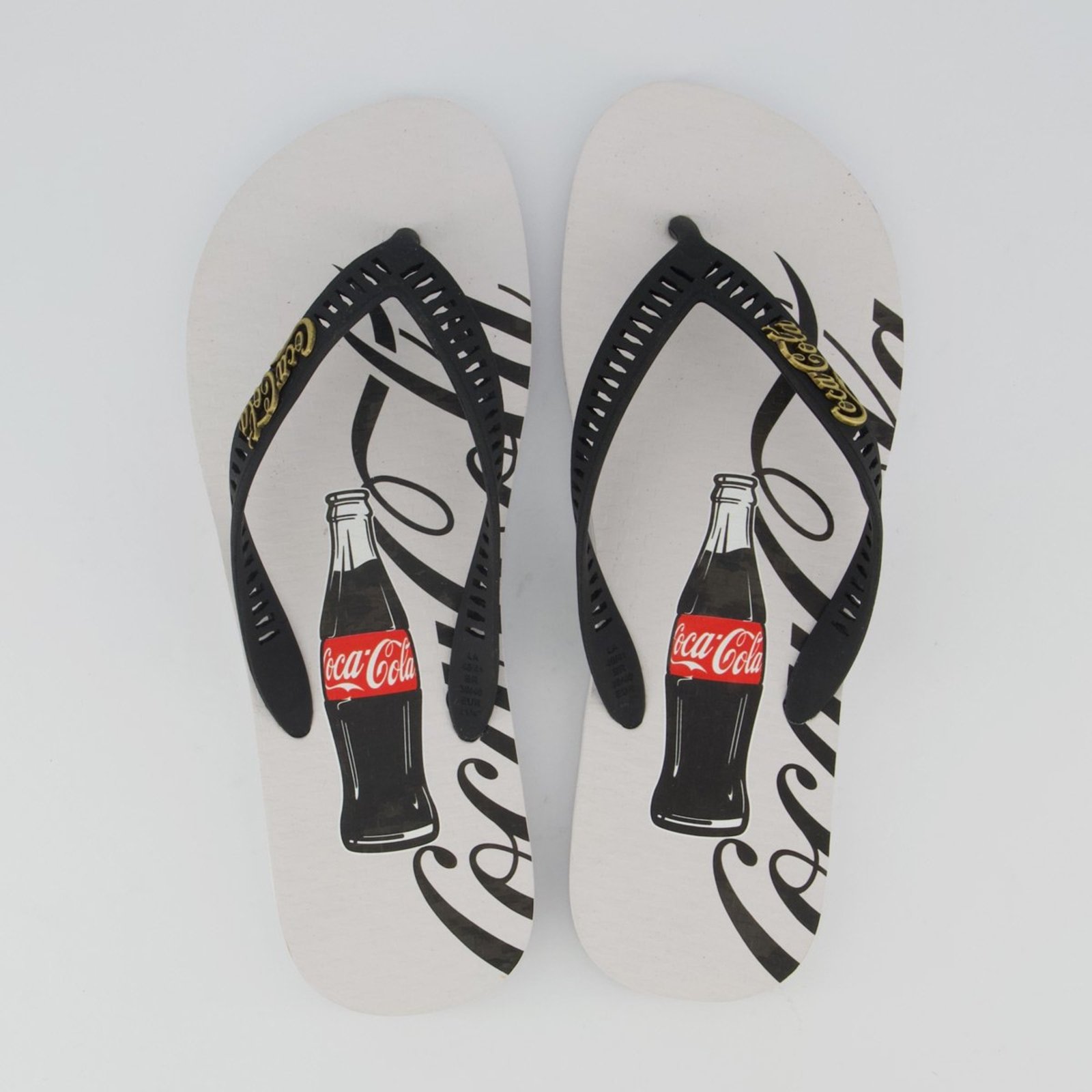 Chinelo Coca Cola Dayton Branco e Preto