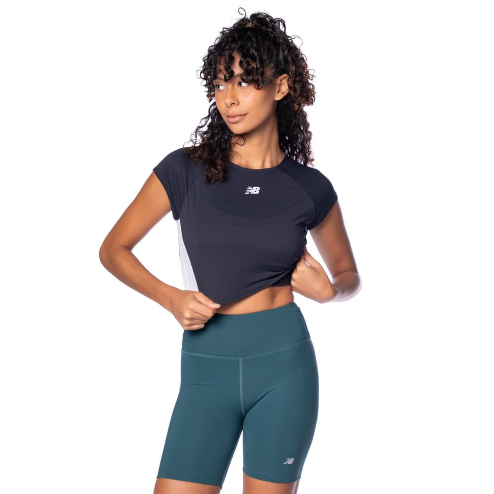 Camiseta Feminina New Balance Fast Days Cropped Preto/Branco