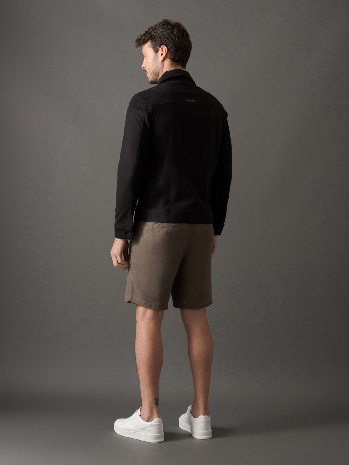 Vista 2 Bermuda de Chino Masculina Clássica Essentials Carnaby Calvin Klein preto preto