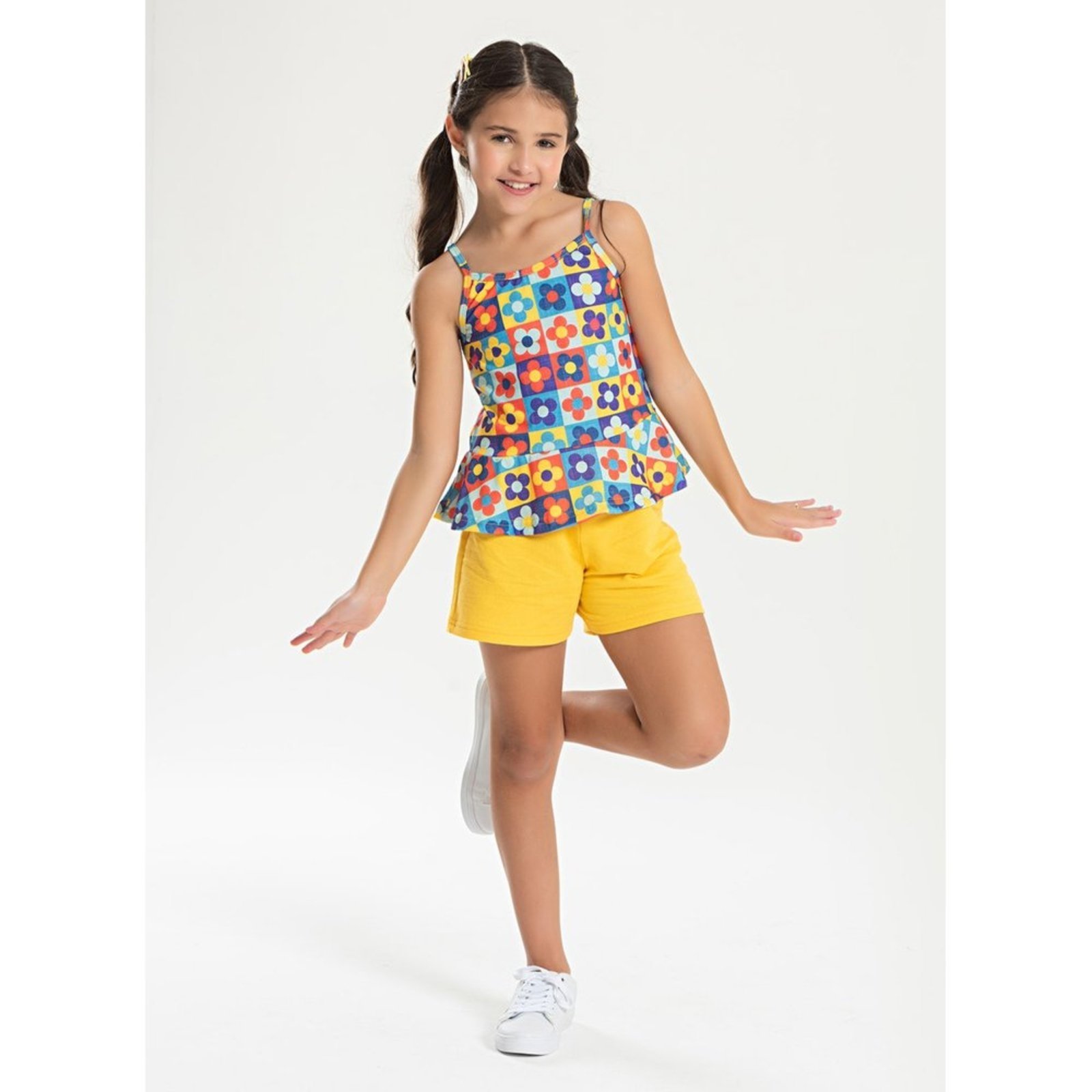 Infantil – Conjunto Verão Menina Amarelo Regata Alcinha com Babado e Shorts Floral