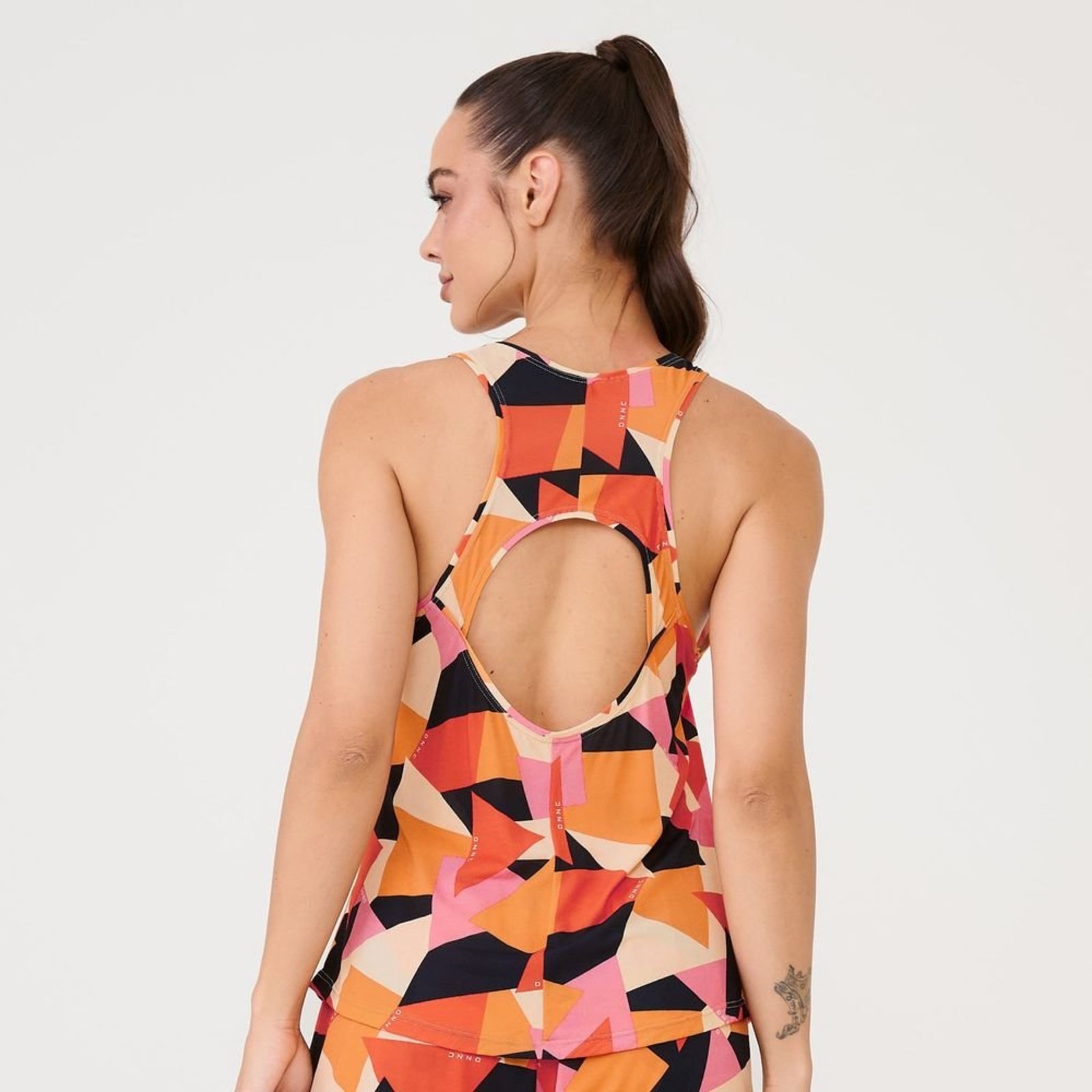 Vista 3 Regata Decote Costas Estampa Senses Poliamida Soft Donna Carioca estampado Donna Carioca estampado