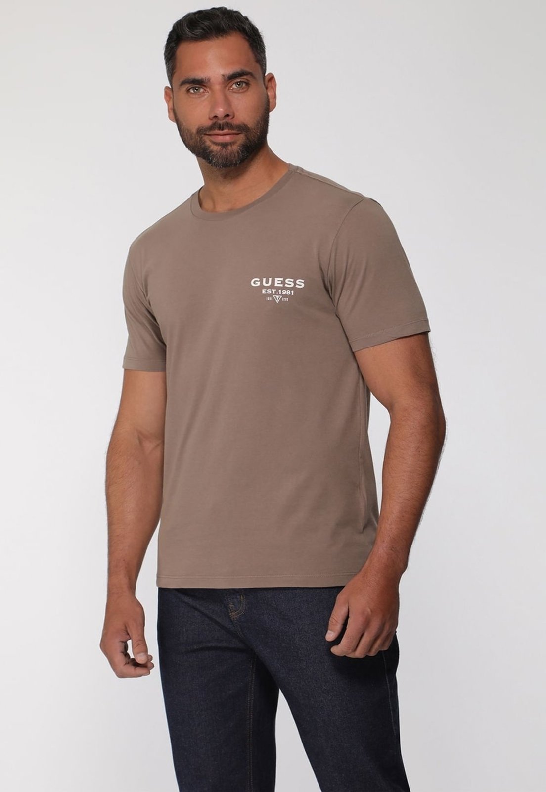 Camiseta Guess Estampa 1981 Marrom