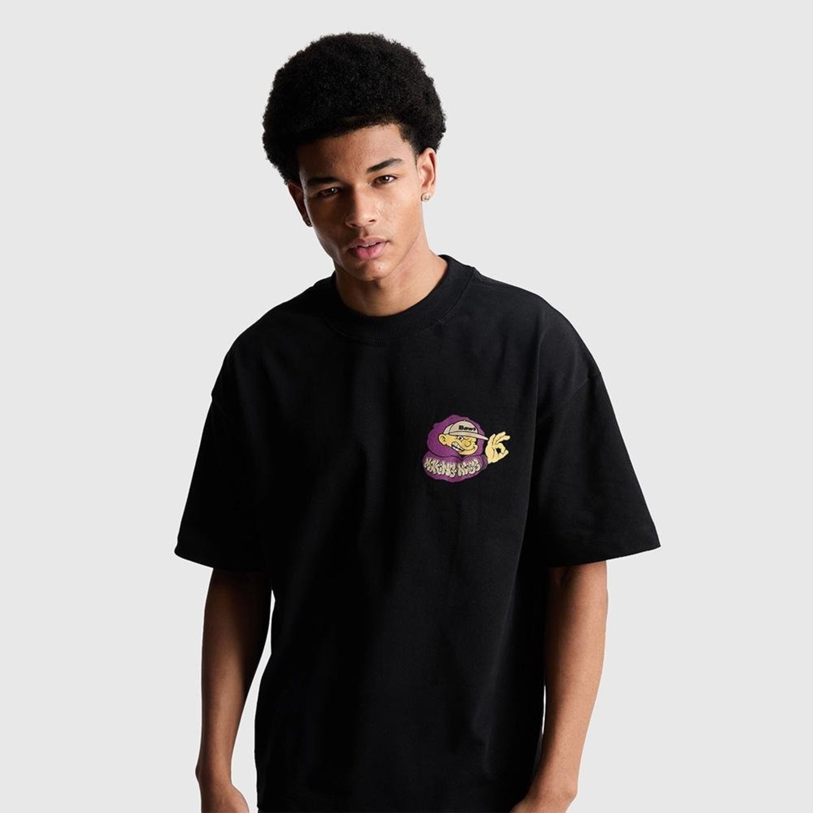 CAMISETA OVERSIZED COLLEGE BOY Preto