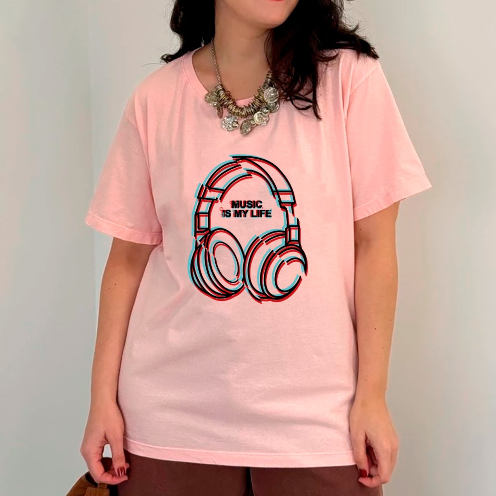 Camiseta Ousy Básica Music Is My Life Fone Glitch Unissex Rosa