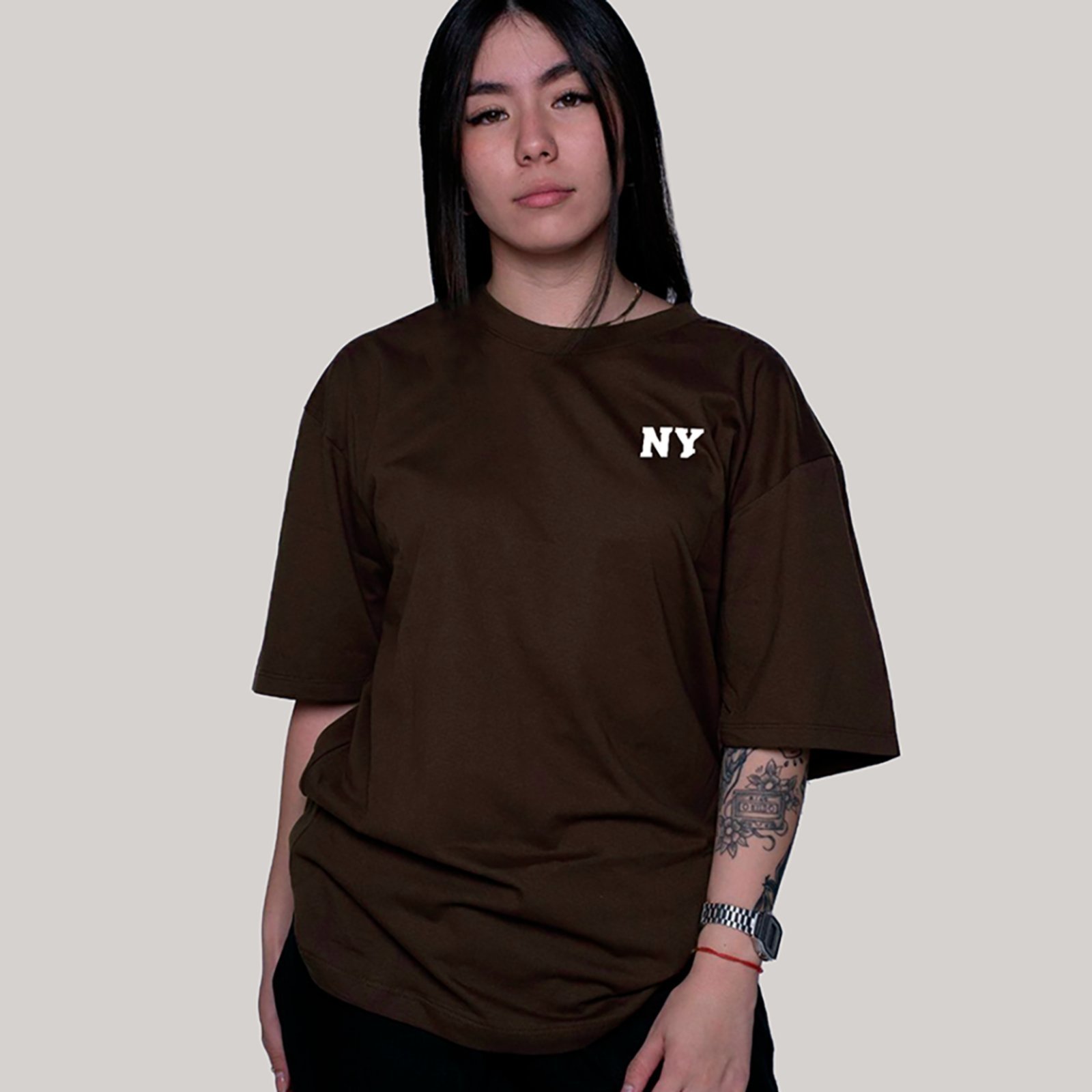 Camiseta Ousy Minimalista NY Oversized Unissex Marrom