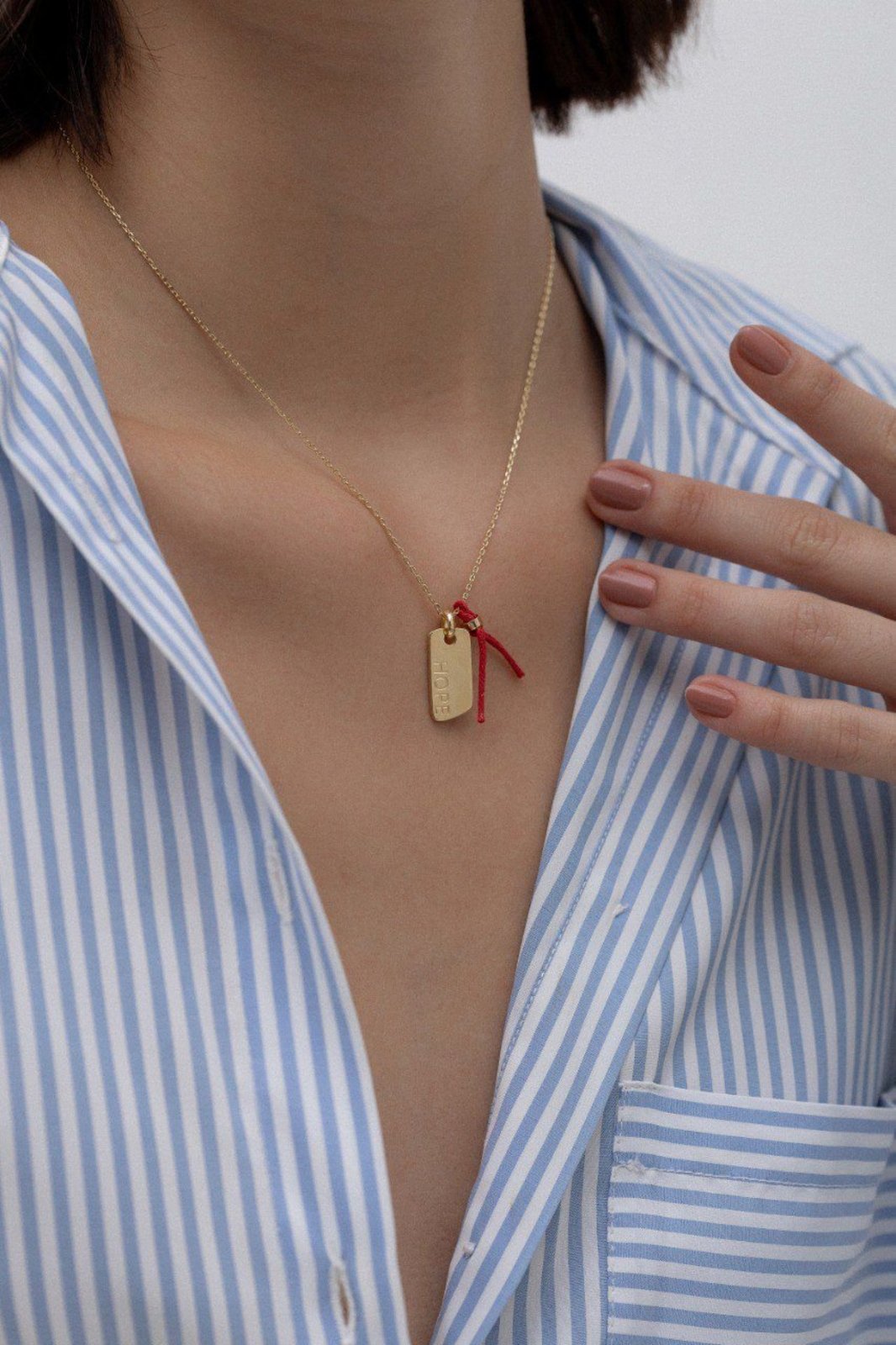 Infantil - Corrente Delicada com Pingente Placa Hope Banhado a Ouro 18K Semijoia Ania Store
