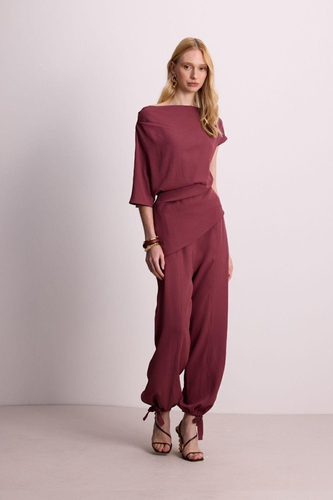 Calça Wide Lisa Com Amarração Carlota Costa Vermelho