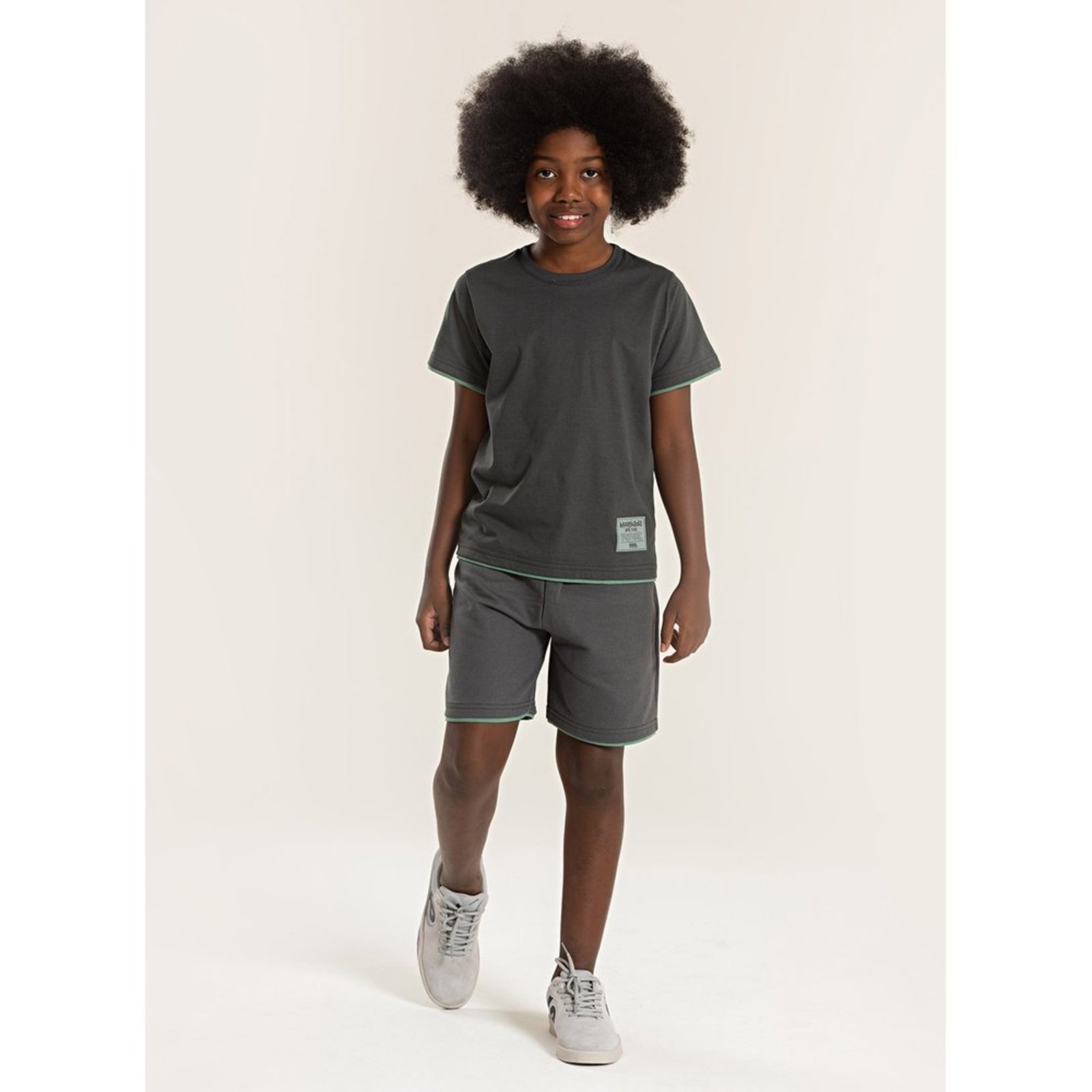 Infantil – Conjunto Verão Menino Cinza Camiseta e Bermuda com Bainha Sobreposta