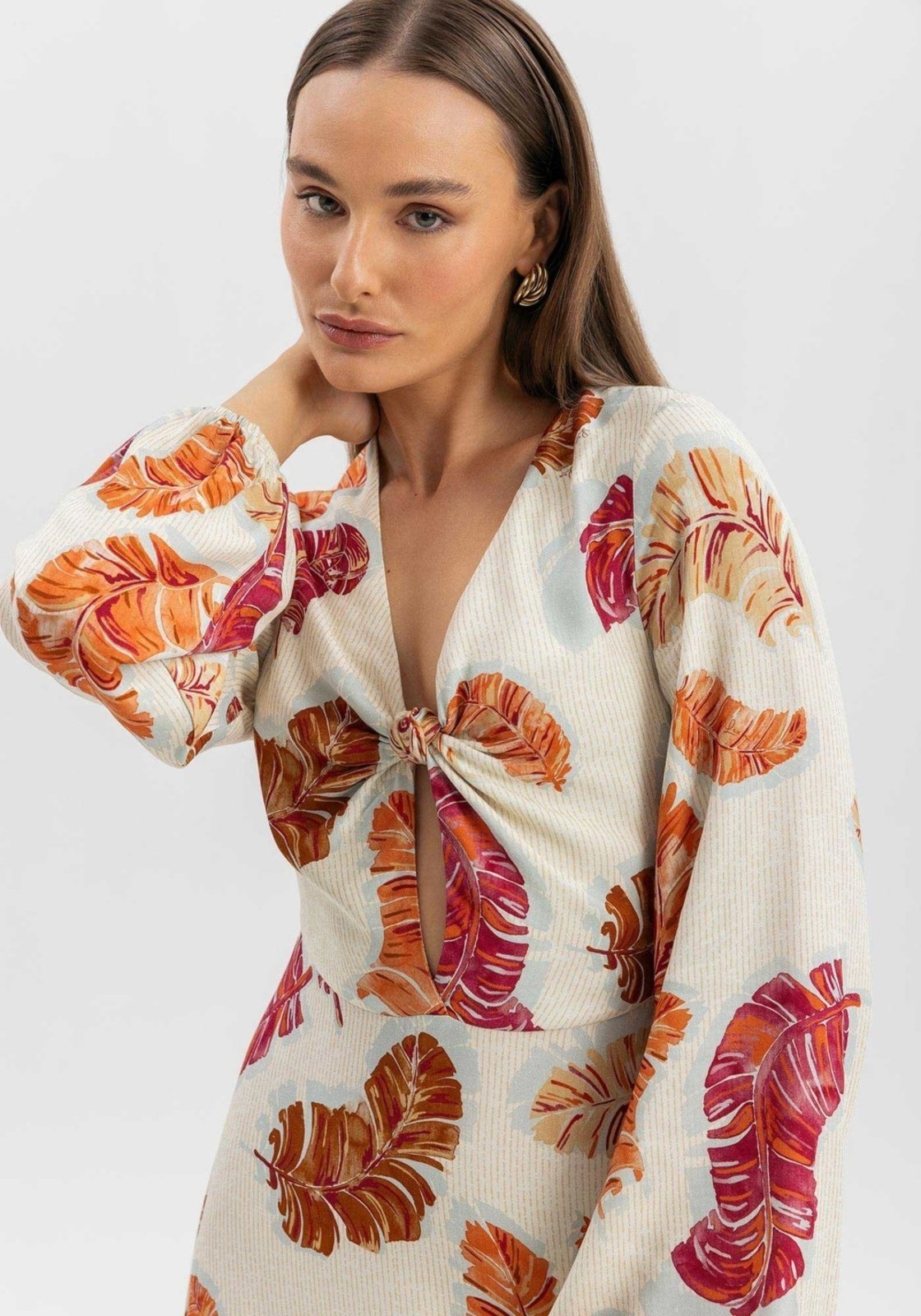 Vista 3 Vestido Lez a Lez Curto Estampado Com Mangas Longas E Detalhe De Nó poás Lez a Lez poás