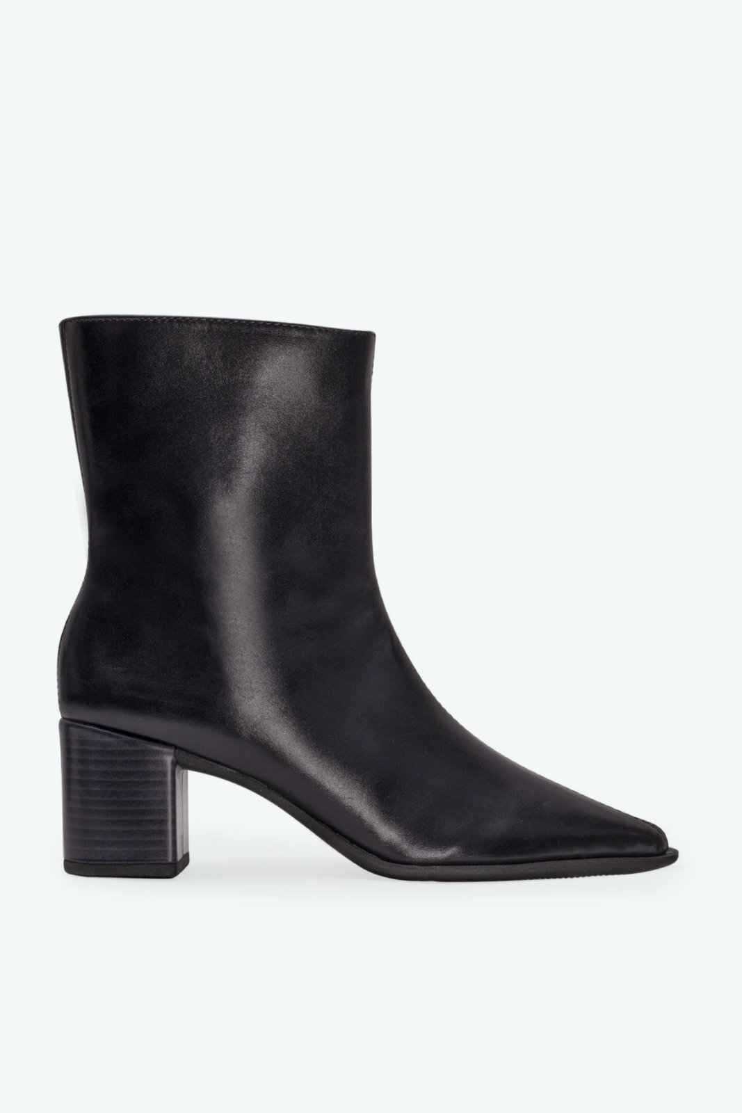 Bota Paloma Preto Suzana Santos