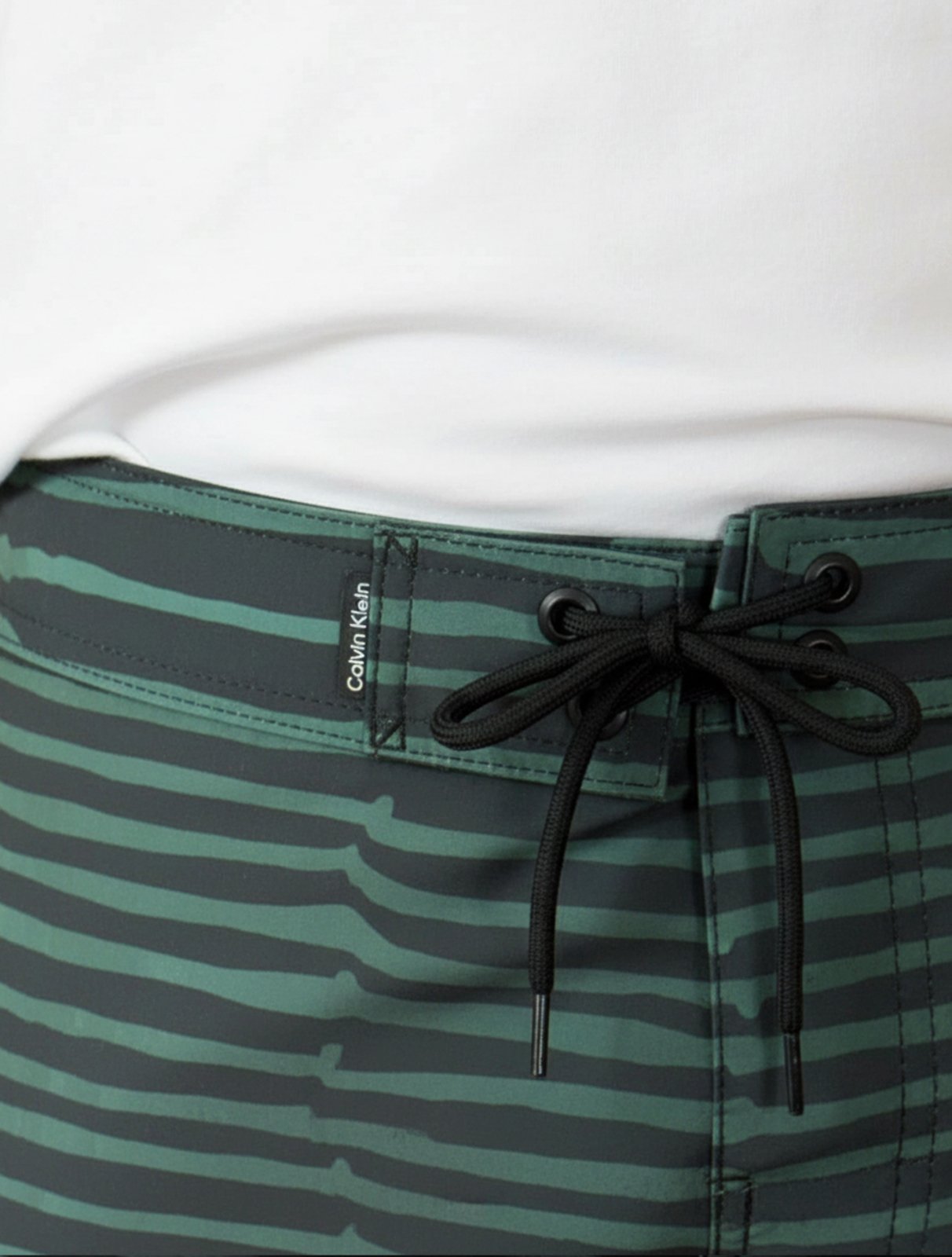 Vista 3 Bermuda Calvin Klein Swimwear D'Água Masculina Green Lines Preta preto green Calvin Klein preto green