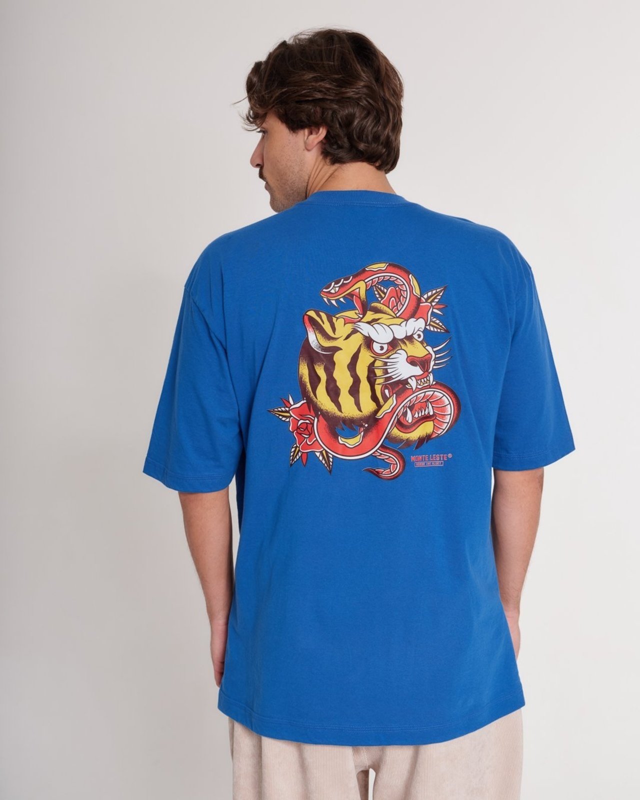 Camiseta Oversized Estampada Honor - Azul