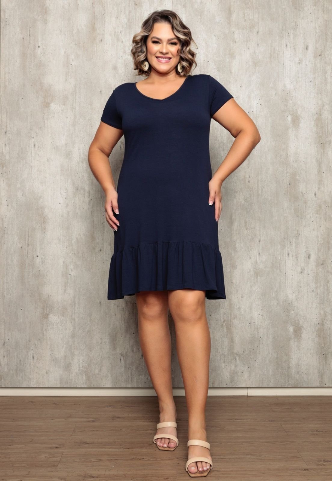 Vestido Feminino Fashion Curto Midi Manga Curta com BabadoTecido Premium -Azul