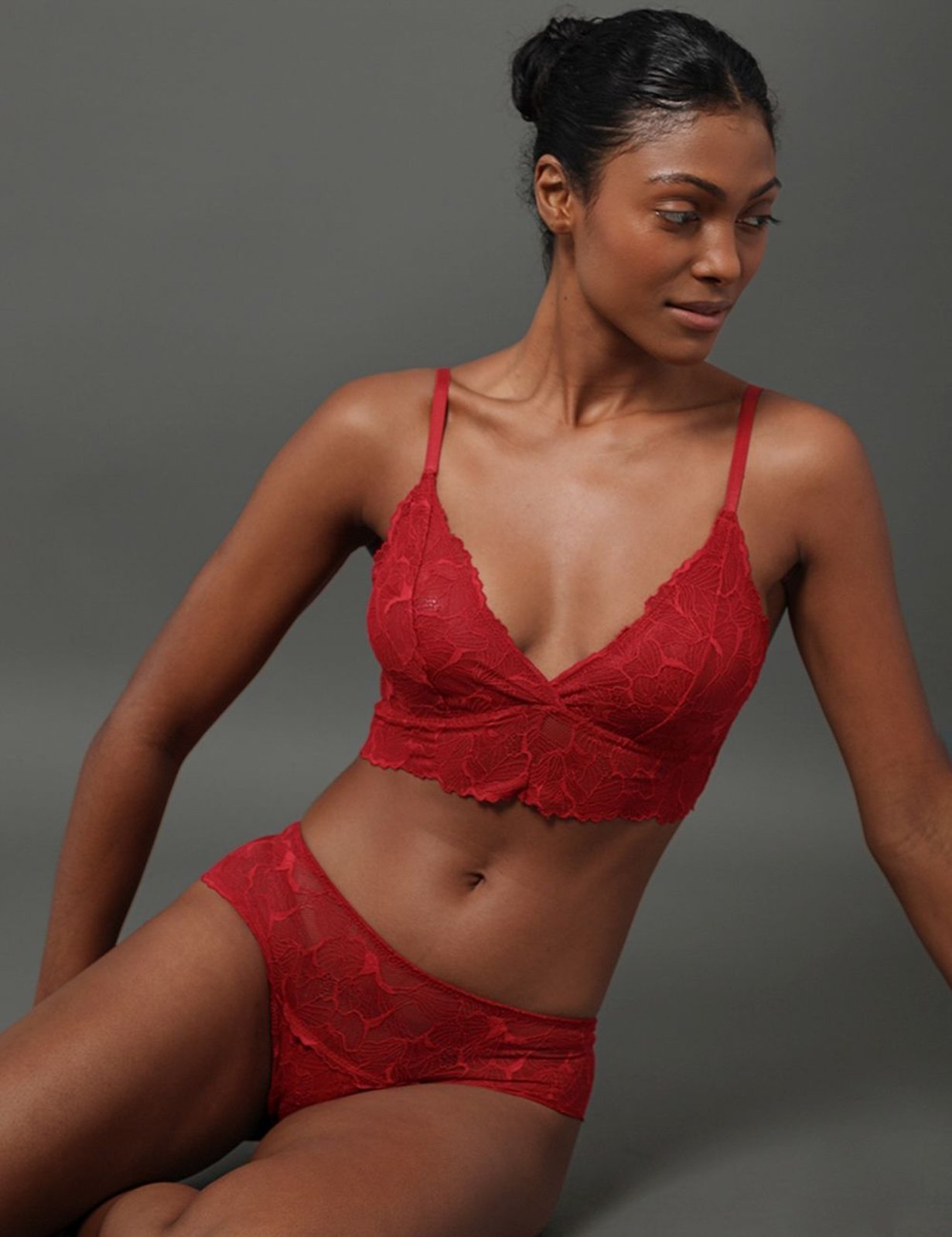 Calcinha Fio Dental Bridal Lace Calvin Klein Underwear – Preto Calvin Klein Jeans