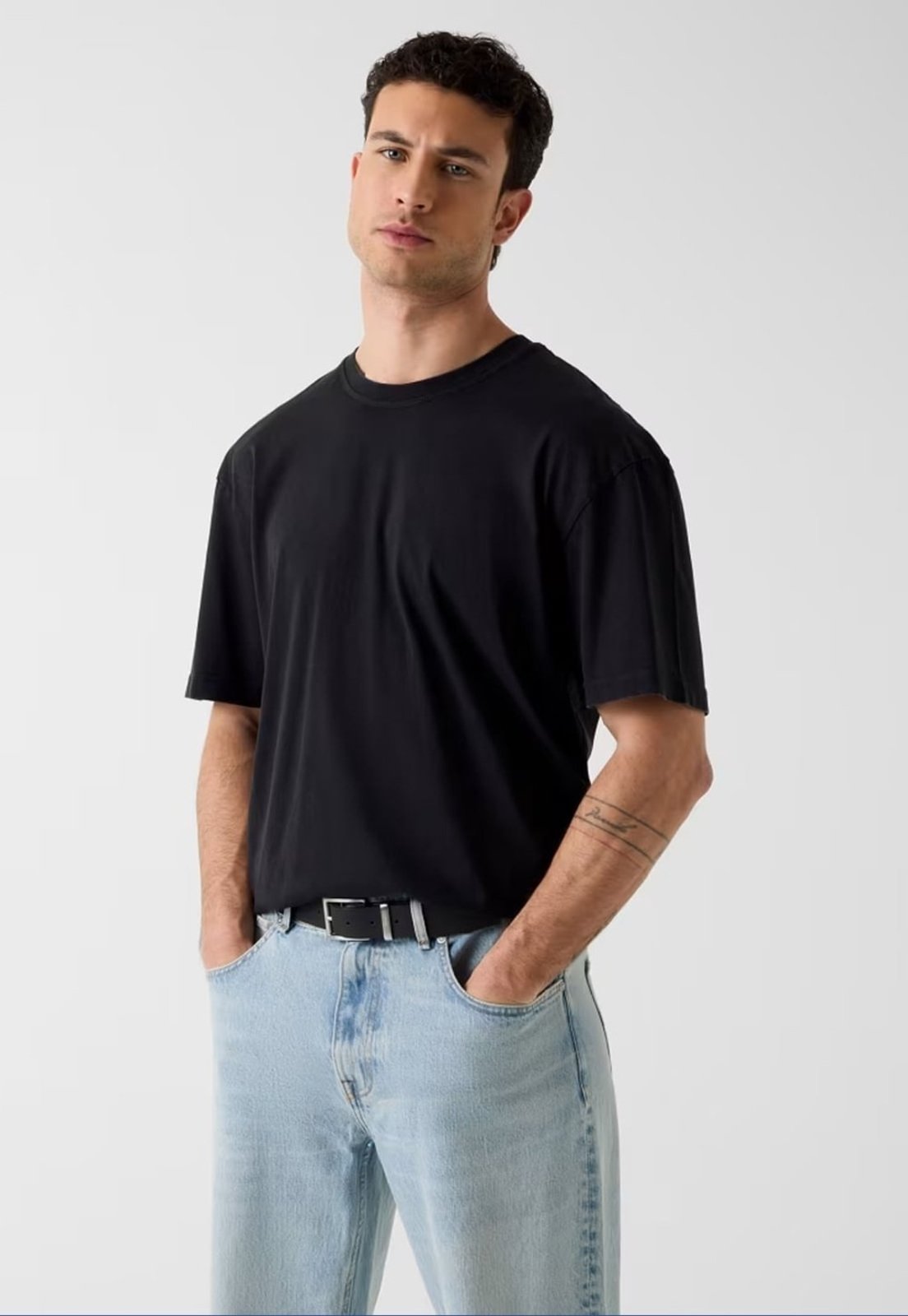 Camiseta Guess Marmorizada Eco Preto