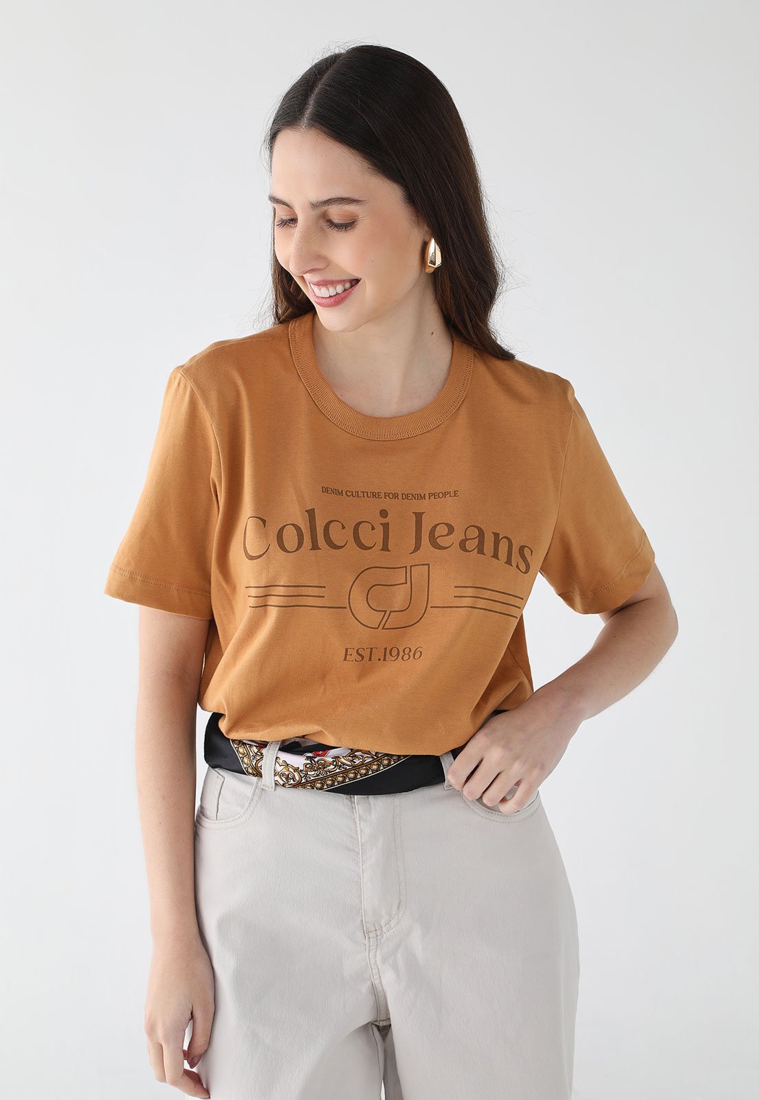 Camiseta Feminina Colcci Jeans Logo Caramelo
