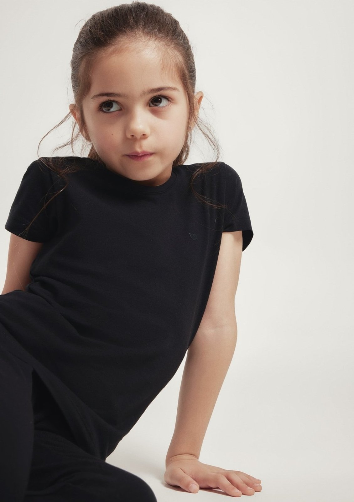 Infantil - Blusa Básica Menina Com Bordado Coração - Preto 012