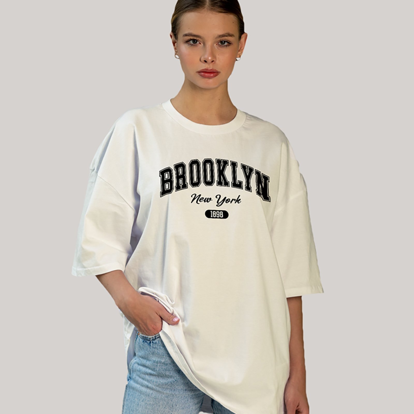 Camiseta Ousy Brooklyn New York Oversized Unissex Off White